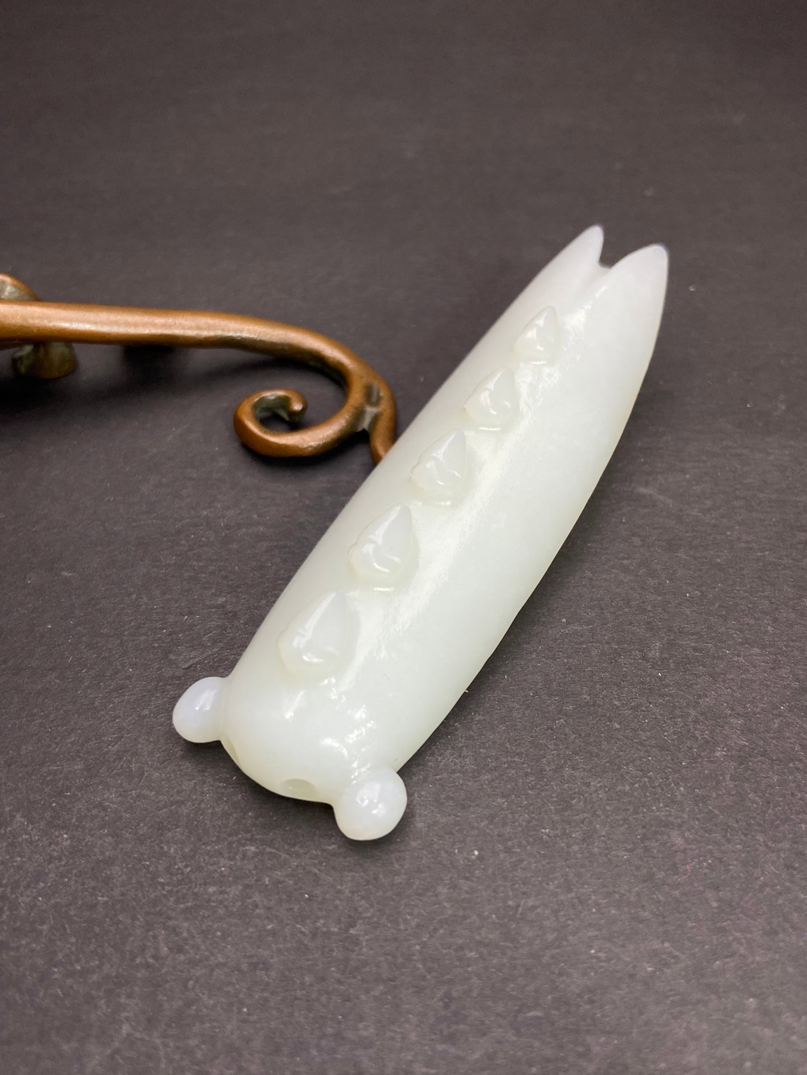 An Exquisite White Jade Cicada Pendant - 3