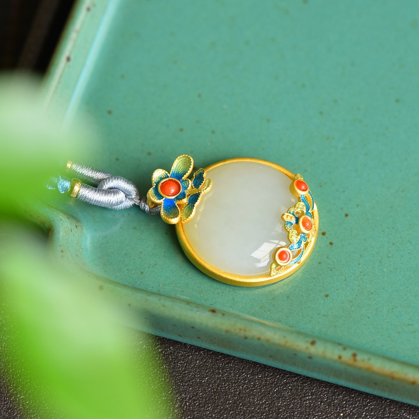 An Exquisite Sterling Silver-Gold Plated Inlaid White Jade Pendant - 3