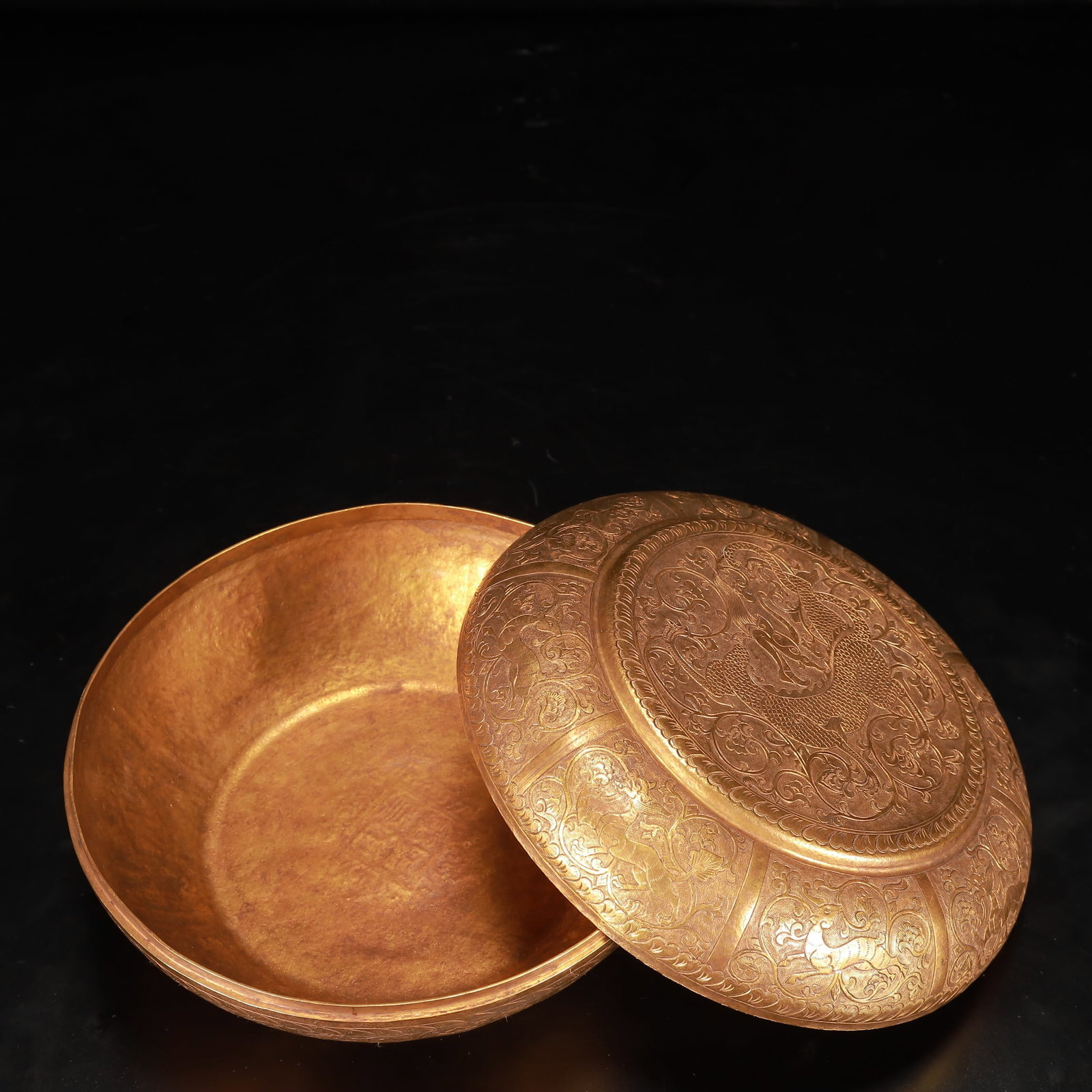 An Exquisite Gilt Bronze Flower Dragon Pattern Box with Cover - 7