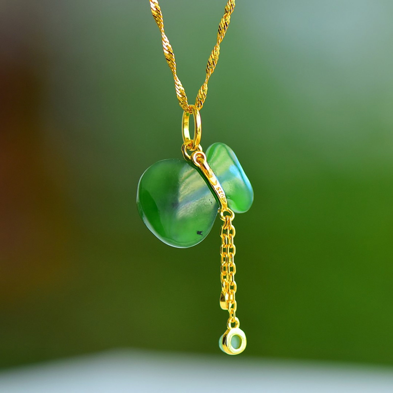 An Exquisite Sterling Silver-Gold Plated Inlaid Jasper Pendant - 5