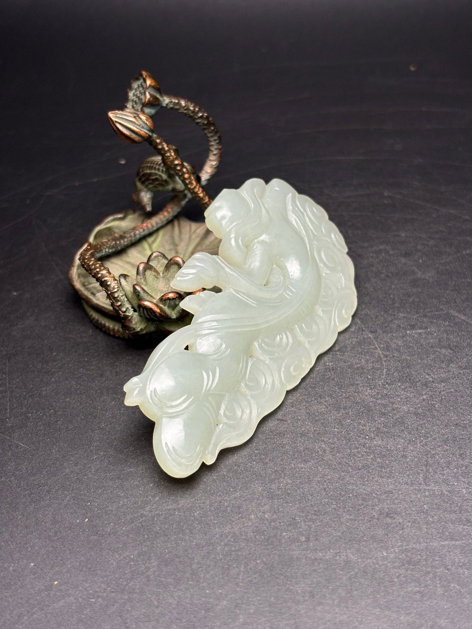 An Exquisite White Jade Figure Pattern Pendant - 4