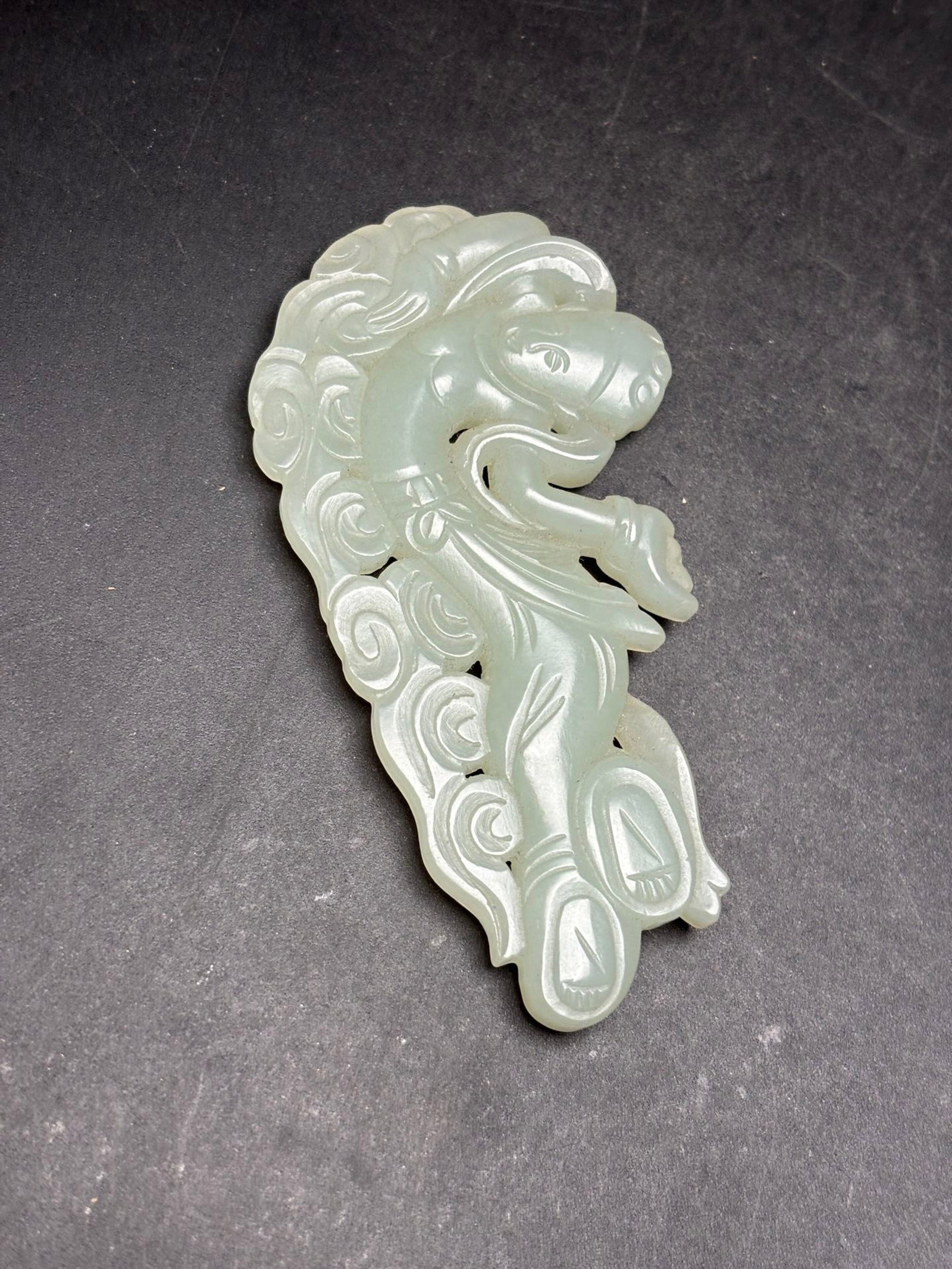 An Exquisite White Jade Figure Pattern Pendant - 7