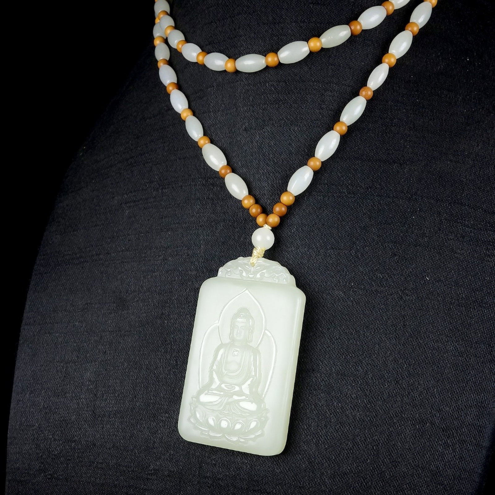 An Exquisite White Jade Statue of Sakyamuni Pendant - 5