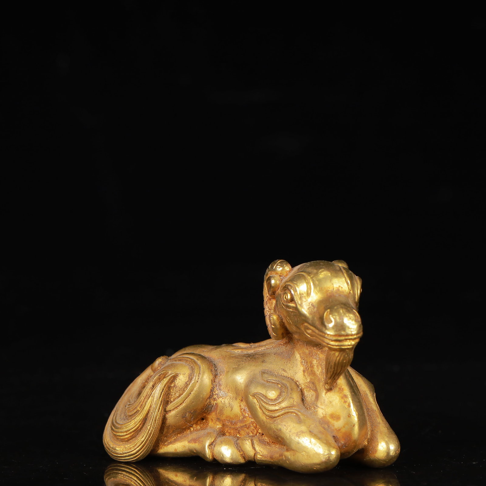 An Exquisite Gilt Bronze Sheep Ornament - 2