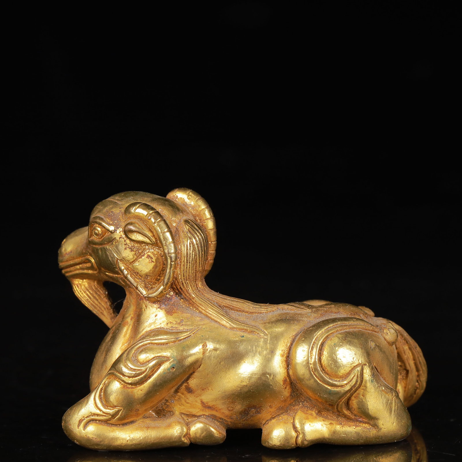 An Exquisite Gilt Bronze Sheep Ornament - 5