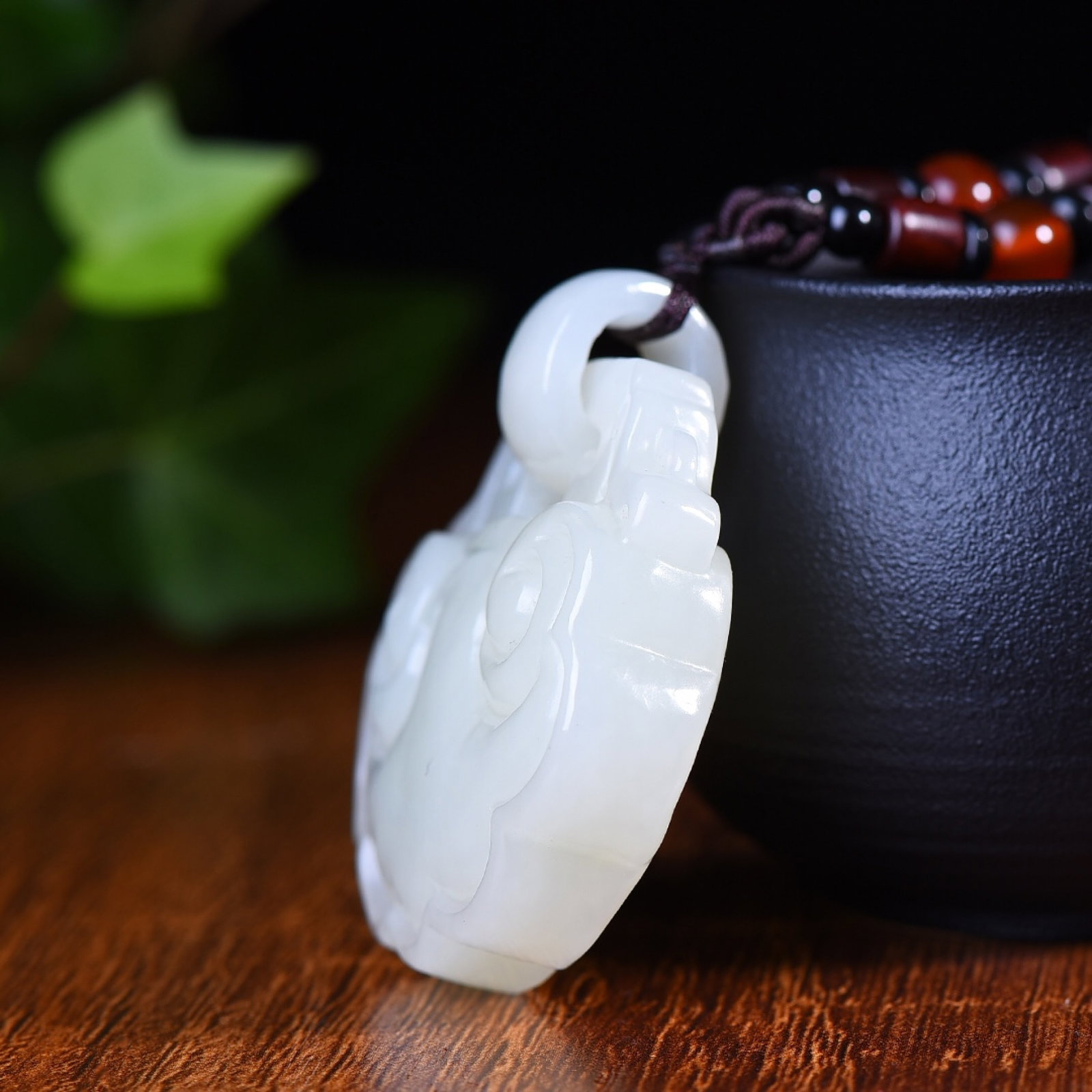 An Exquisite White Jade Lock-Shaped Pendant - 4