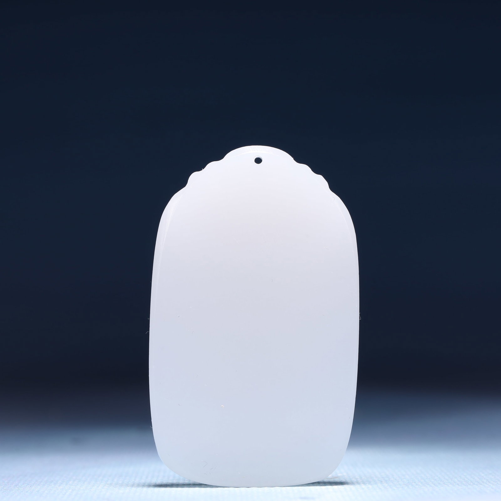 An Exquisite White Jade Horse Pattern Pendant - 4