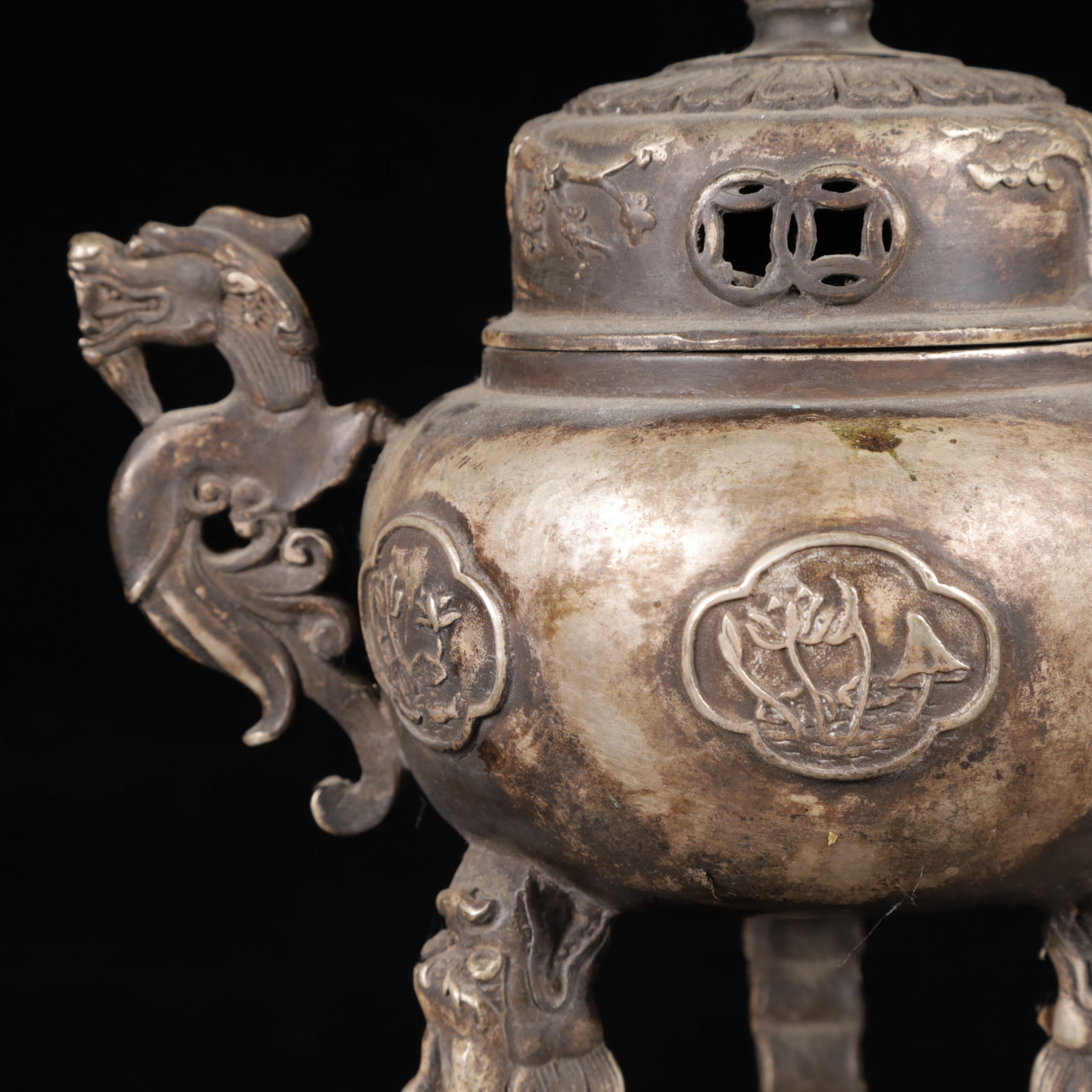 An Exquisite Silver-Plated Bronze Flower Pattern Dragon-Ears and Dragon Legs Censer - 4