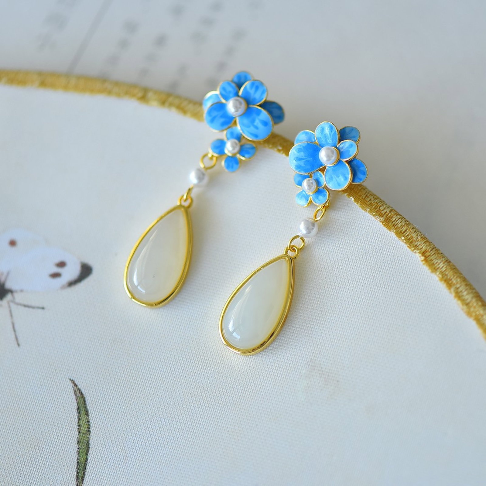 A Pair of Exquisite Sterling Silver-Gold Plated Inlaid White Jade Enamel Earrings - 3
