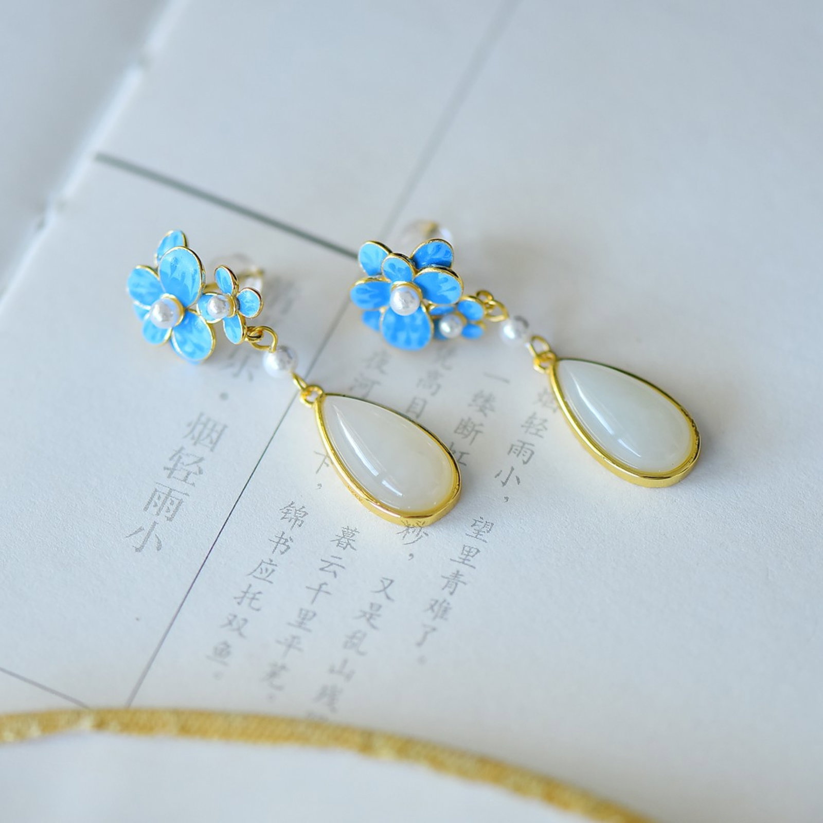 A Pair of Exquisite Sterling Silver-Gold Plated Inlaid White Jade Enamel Earrings - 4