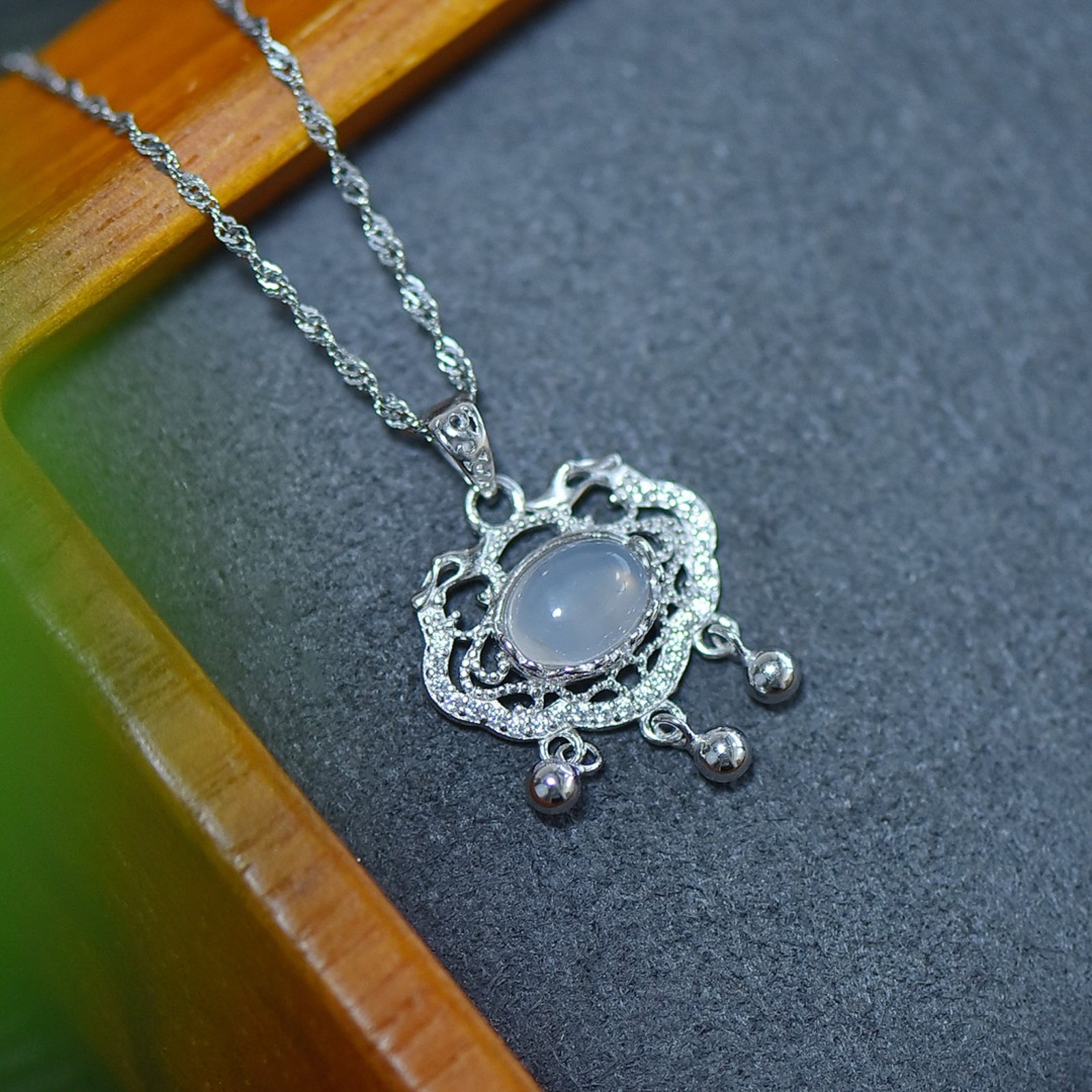 An Exquisite Sterling Silver Inlaid Agate Pendant - 2