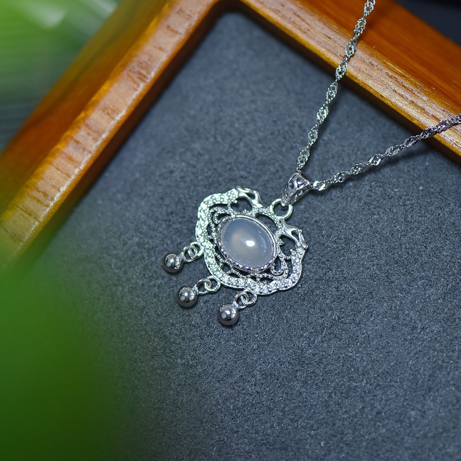 An Exquisite Sterling Silver Inlaid Agate Pendant - 3