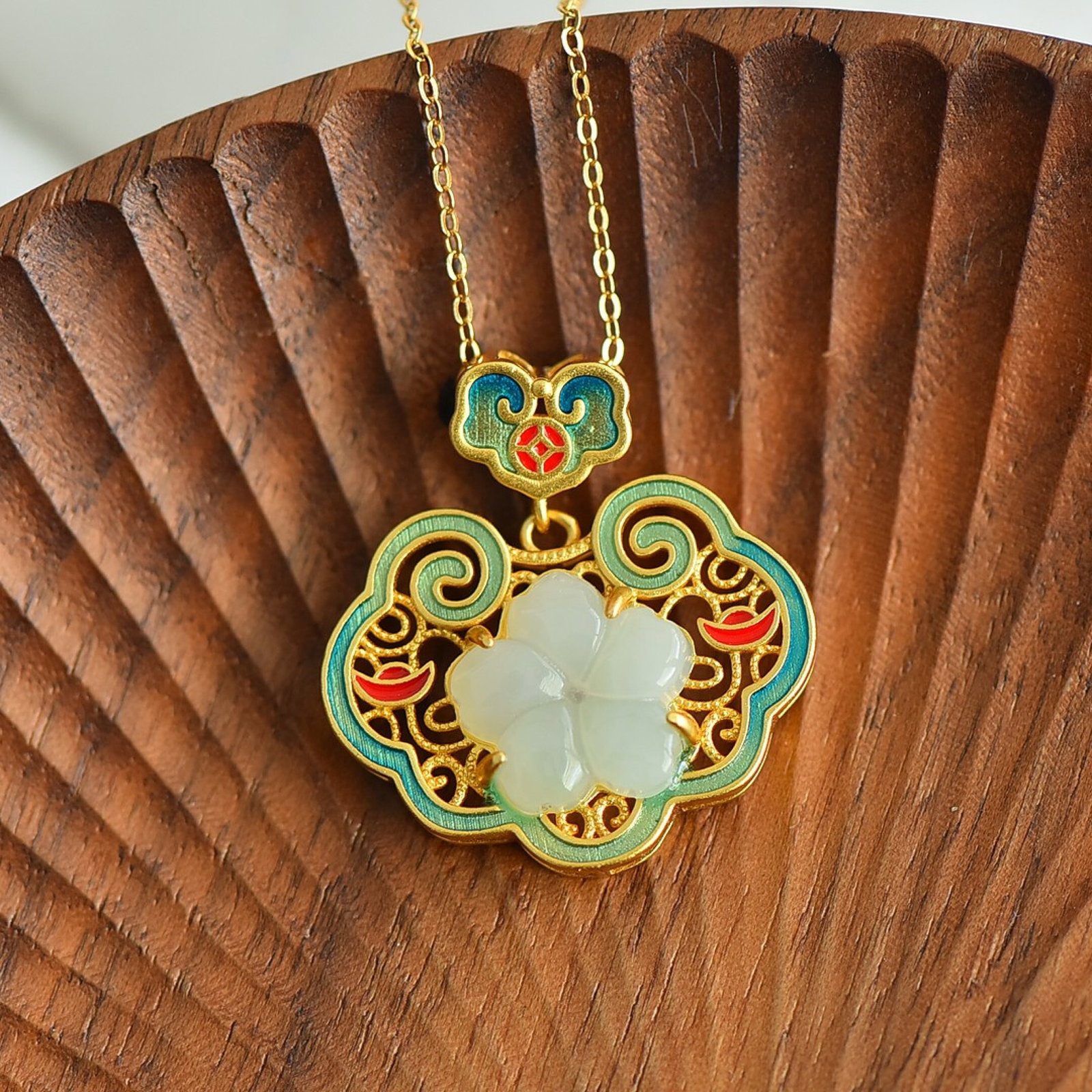 An Exquisite Sterling Silver-Gold Plated Inlaid White Jade Pendant - 5