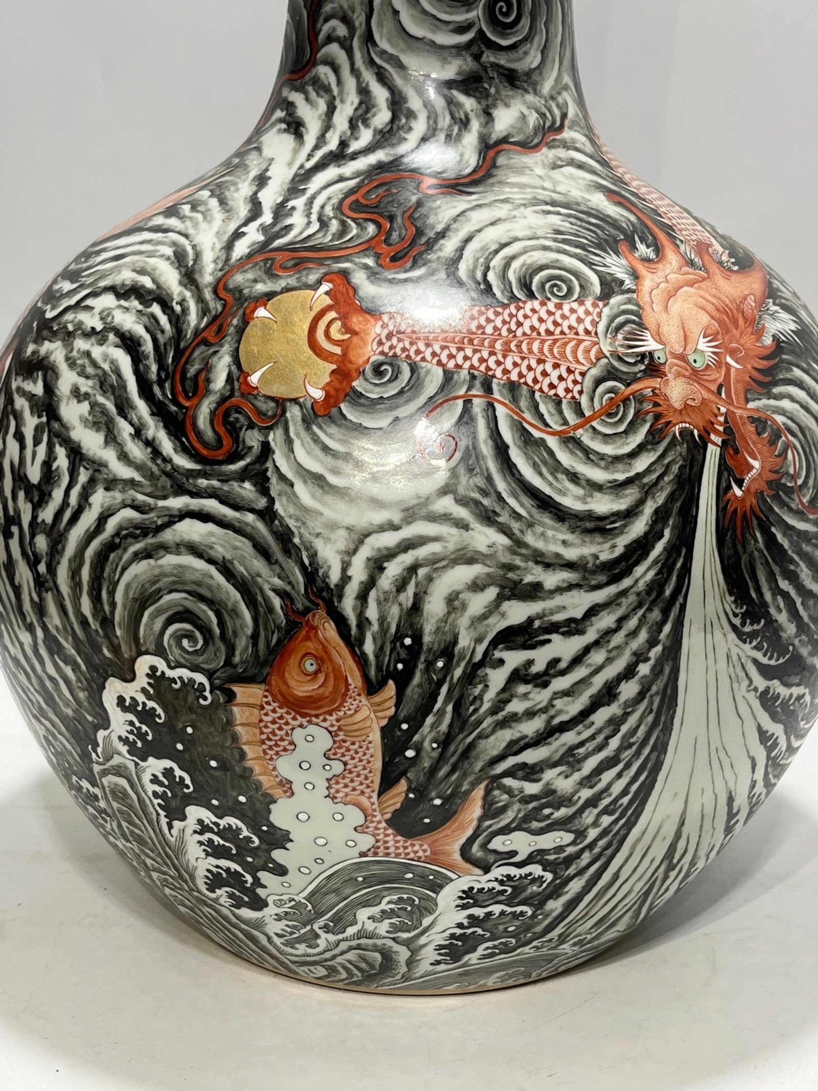An Exquisite Famille-Rose Seawater and Dragon Pattern Vase - 6