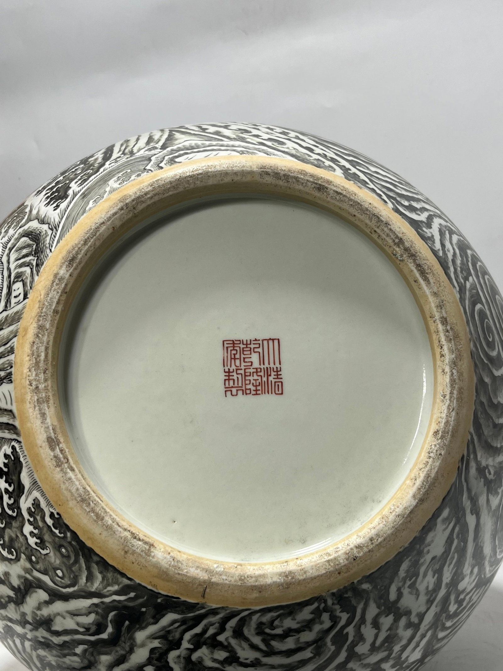 An Exquisite Famille-Rose Seawater and Dragon Pattern Vase - 8