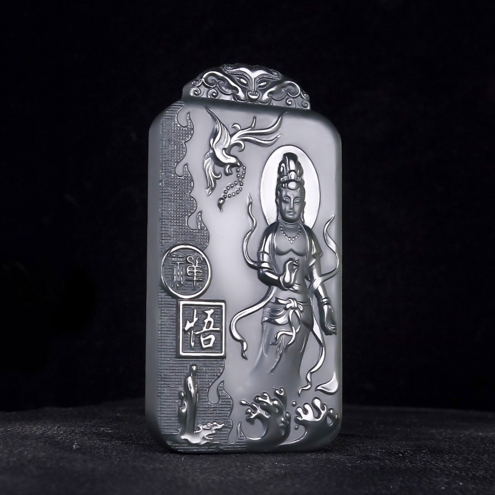 An Exquisite Greenish Jade Statue of Avalokitesvara Pendant - 2