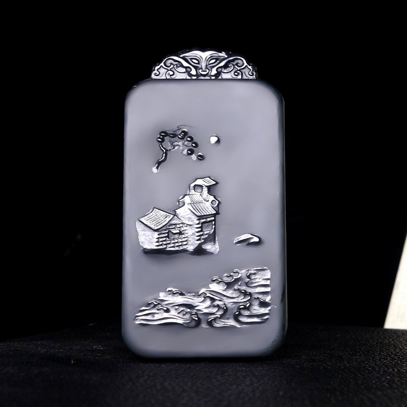 An Exquisite Greenish Jade Statue of Avalokitesvara Pendant - 4
