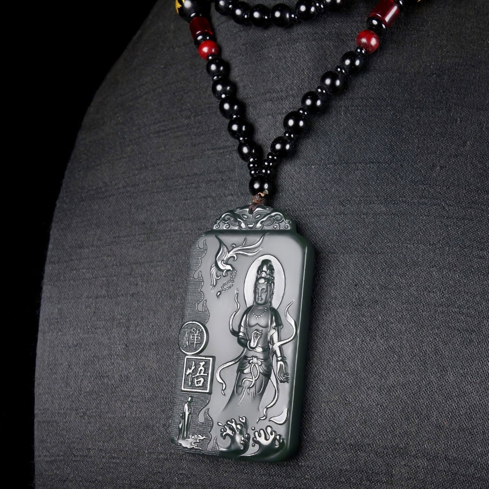 An Exquisite Greenish Jade Statue of Avalokitesvara Pendant - 5