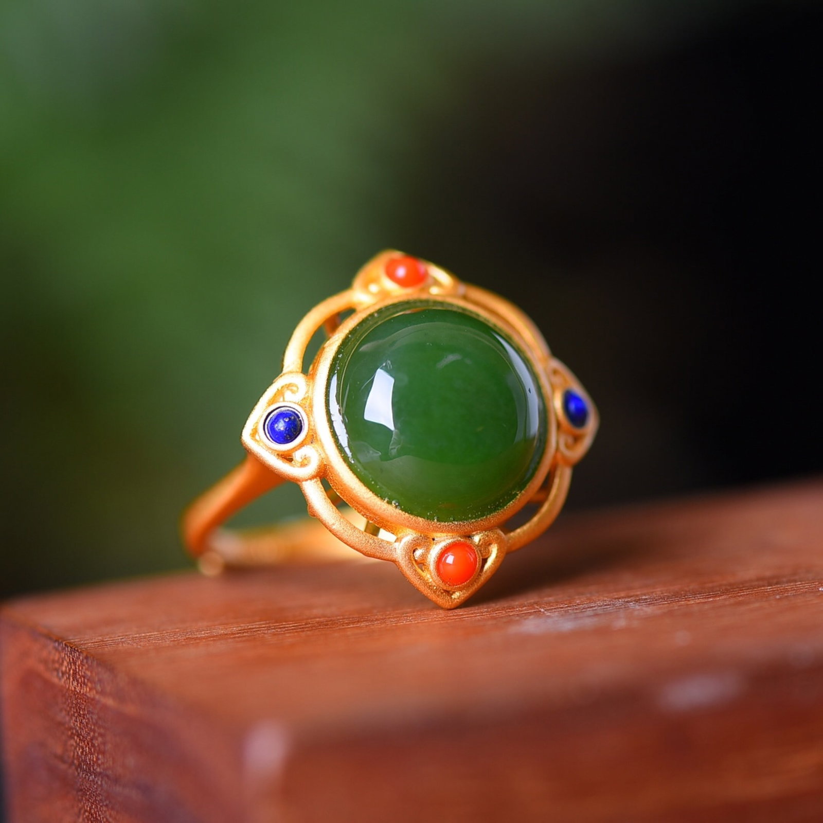 An Exquisite Sterling Silver-Gold Plated Inlaid Jasper Ring - 3