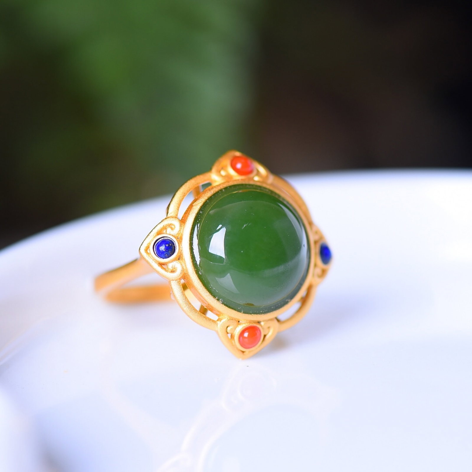 An Exquisite Sterling Silver-Gold Plated Inlaid Jasper Ring - 4