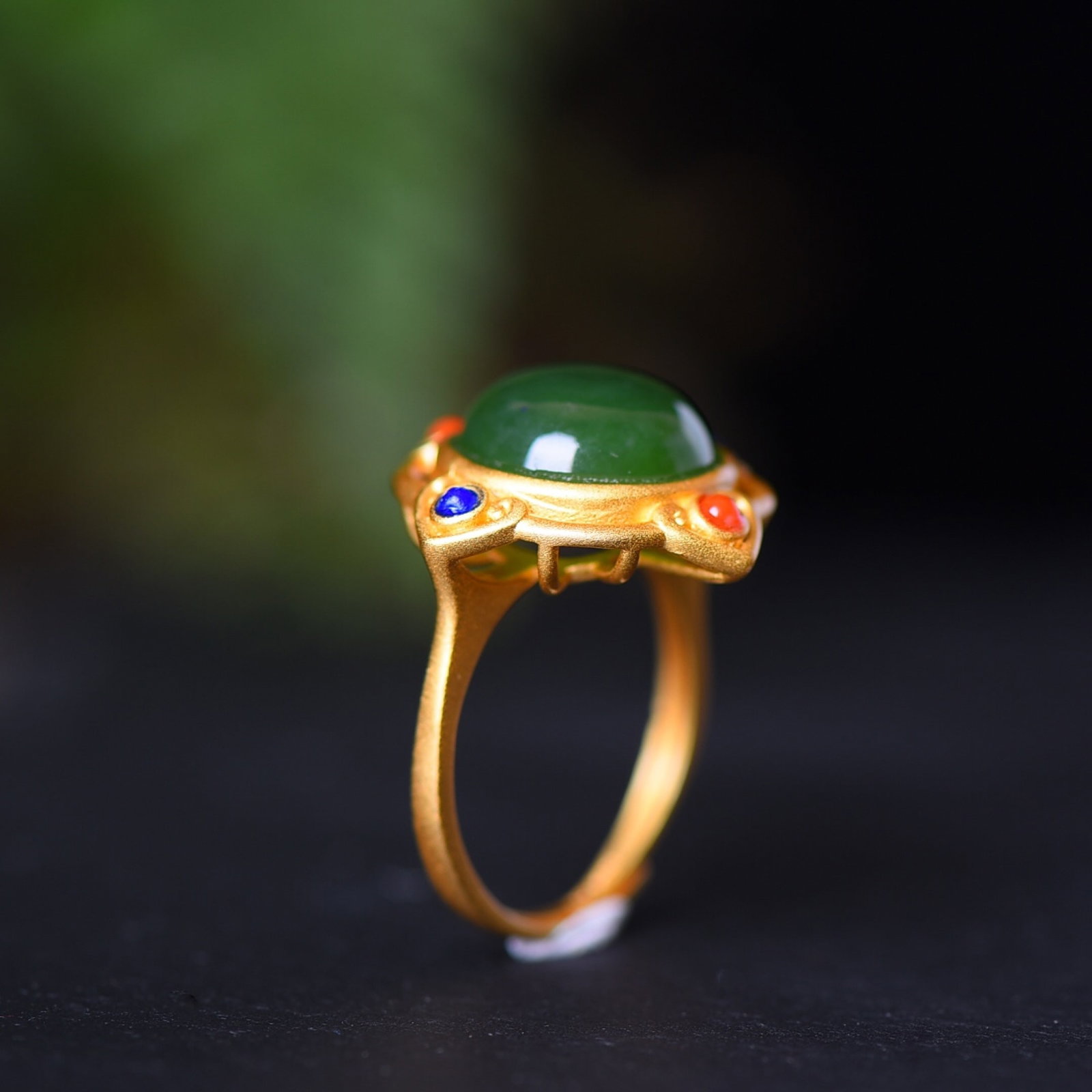 An Exquisite Sterling Silver-Gold Plated Inlaid Jasper Ring - 5