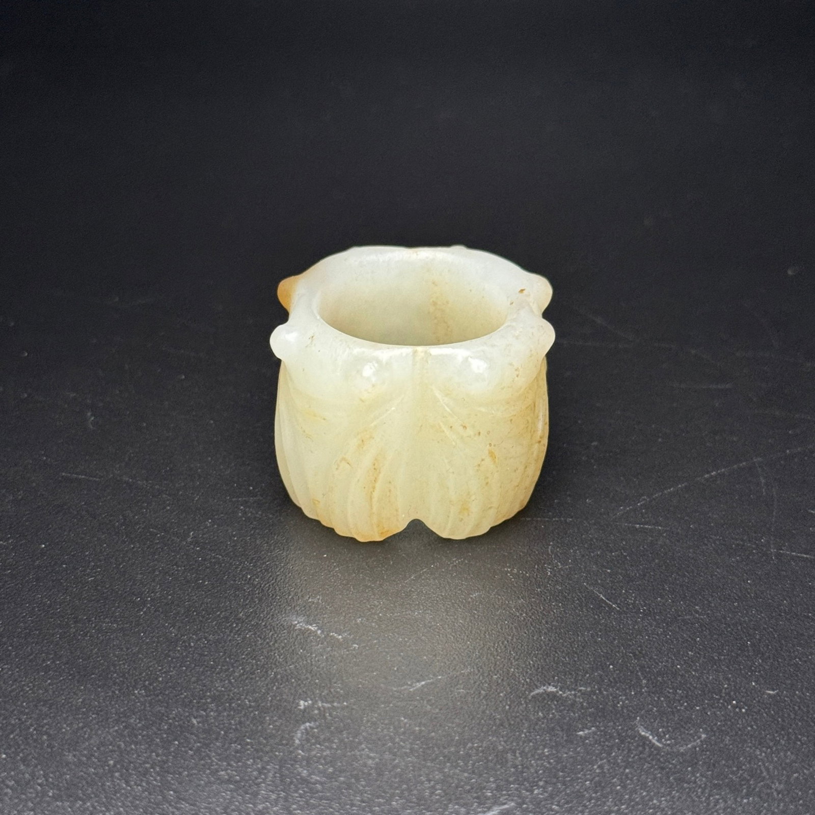An Exquisite White Jade Cicada Pattern Fingerstall - 2