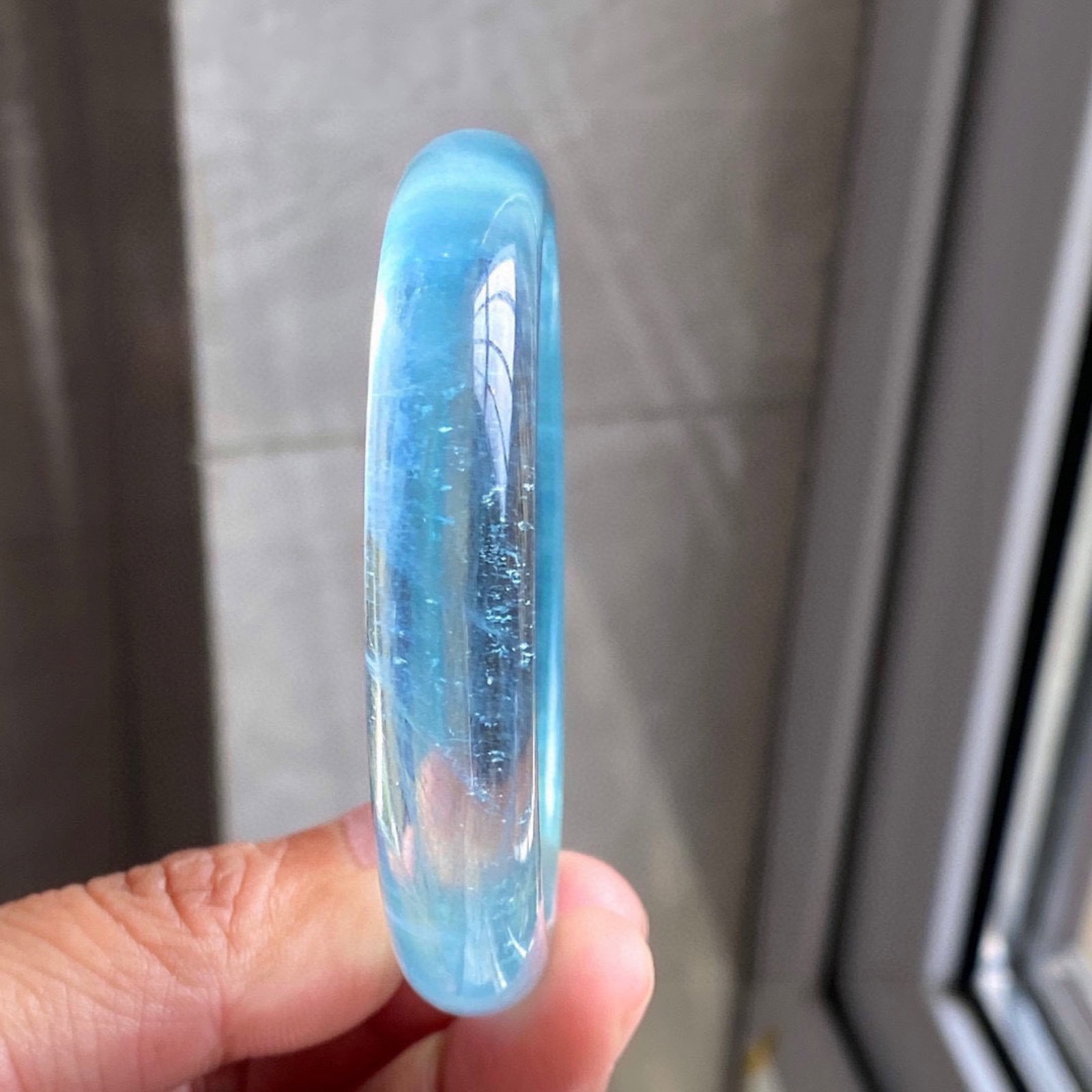 An Exquisite Aquamarine Bracelets: Estimated Value:1800-3600 An Exquisite Aquamarine Bracelets,Size:12mmx7mmx59.5mm,Weight:39.6g 海蓝宝手镯
