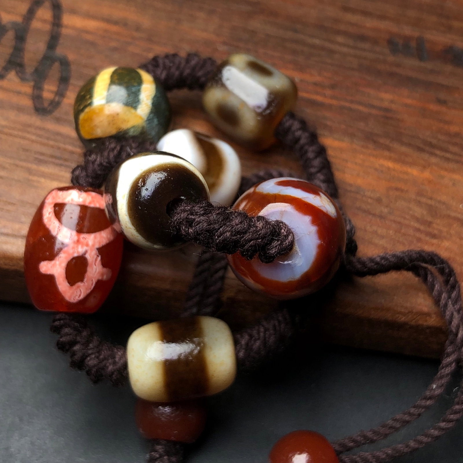 An Exquisite Dzi Bead Bracelets - 9