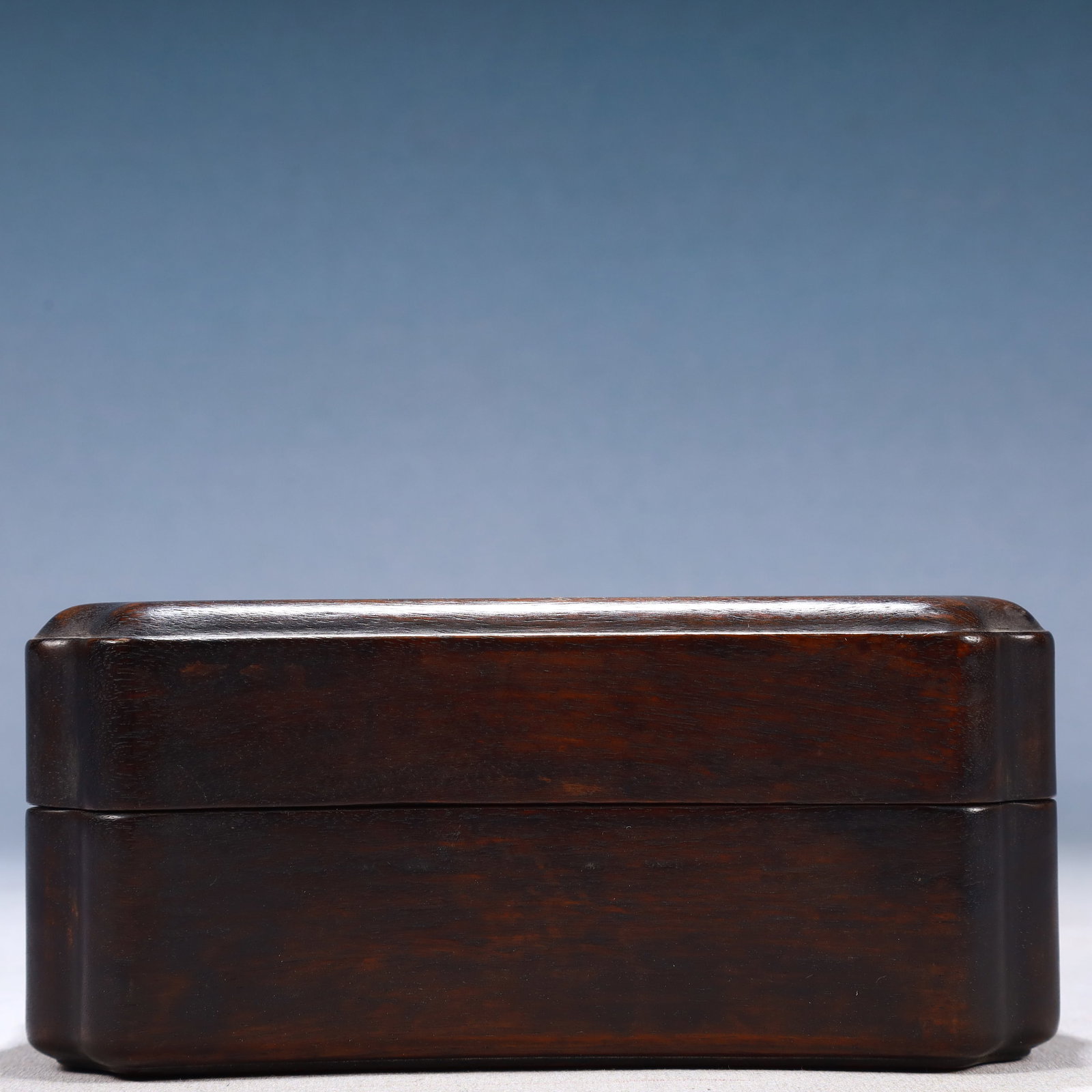 An Exquisite Zitanwood Landscape and Figure Pattern Cover Box - 4