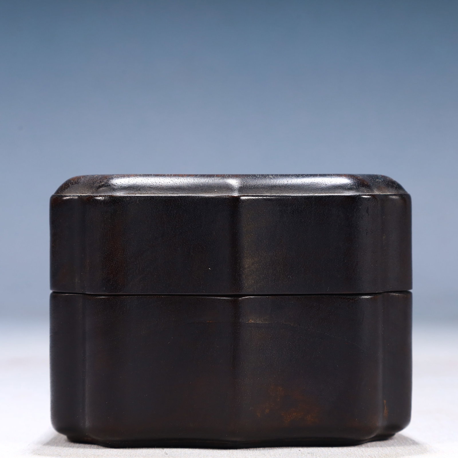 An Exquisite Zitanwood Landscape and Figure Pattern Cover Box - 5