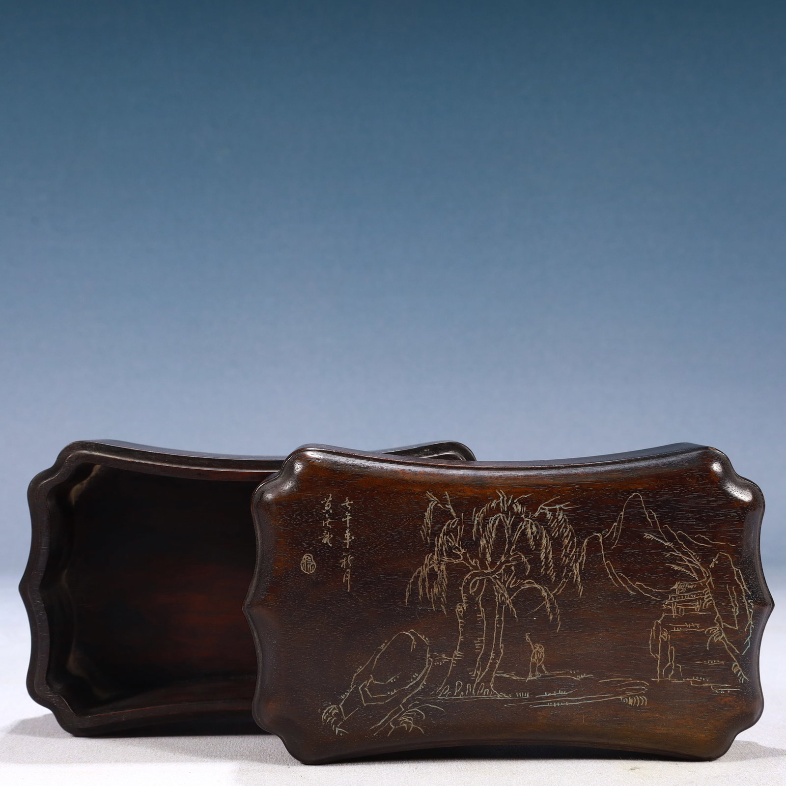 An Exquisite Zitanwood Landscape and Figure Pattern Cover Box - 6