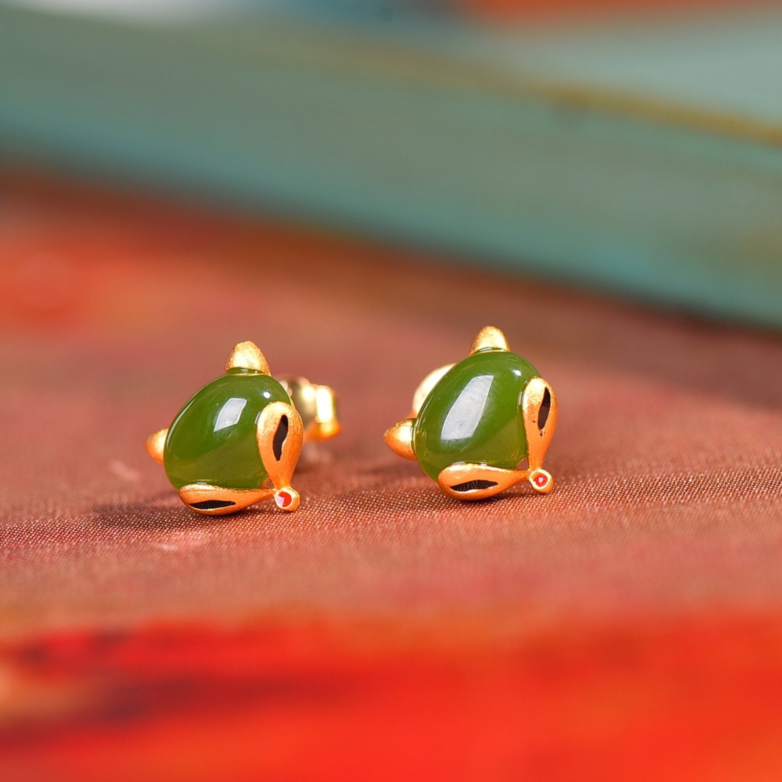 A Pair of Exquisite Sterling Silver-Gold Plated Inlaid Jasper Earrings - 3