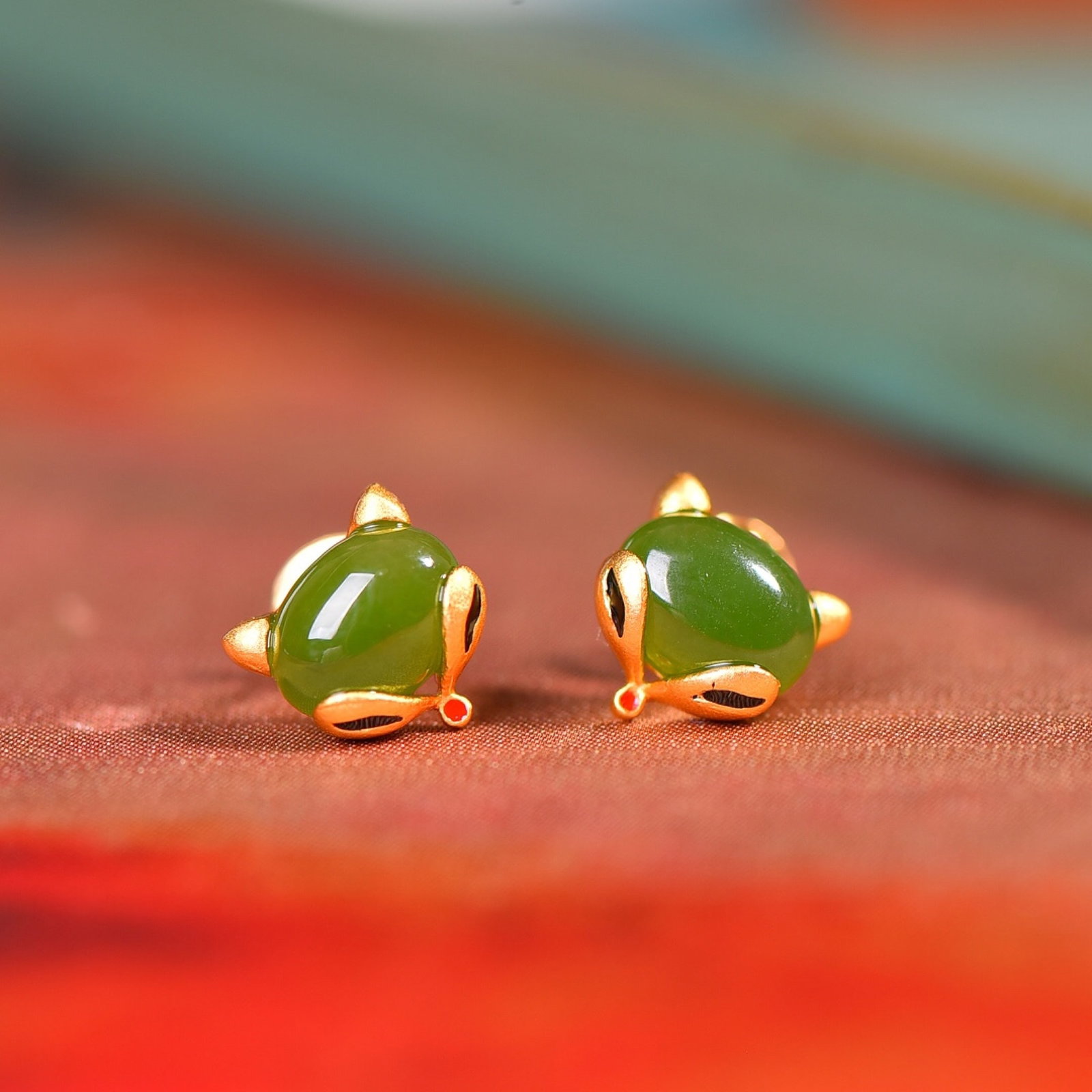 A Pair of Exquisite Sterling Silver-Gold Plated Inlaid Jasper Earrings - 4