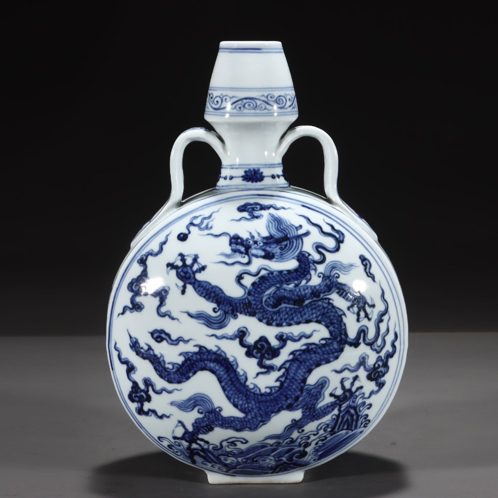 An Exquisite Blue and White Seawater Auspicious Cloud and Dragon Pattern Double-Ears Vase - 5