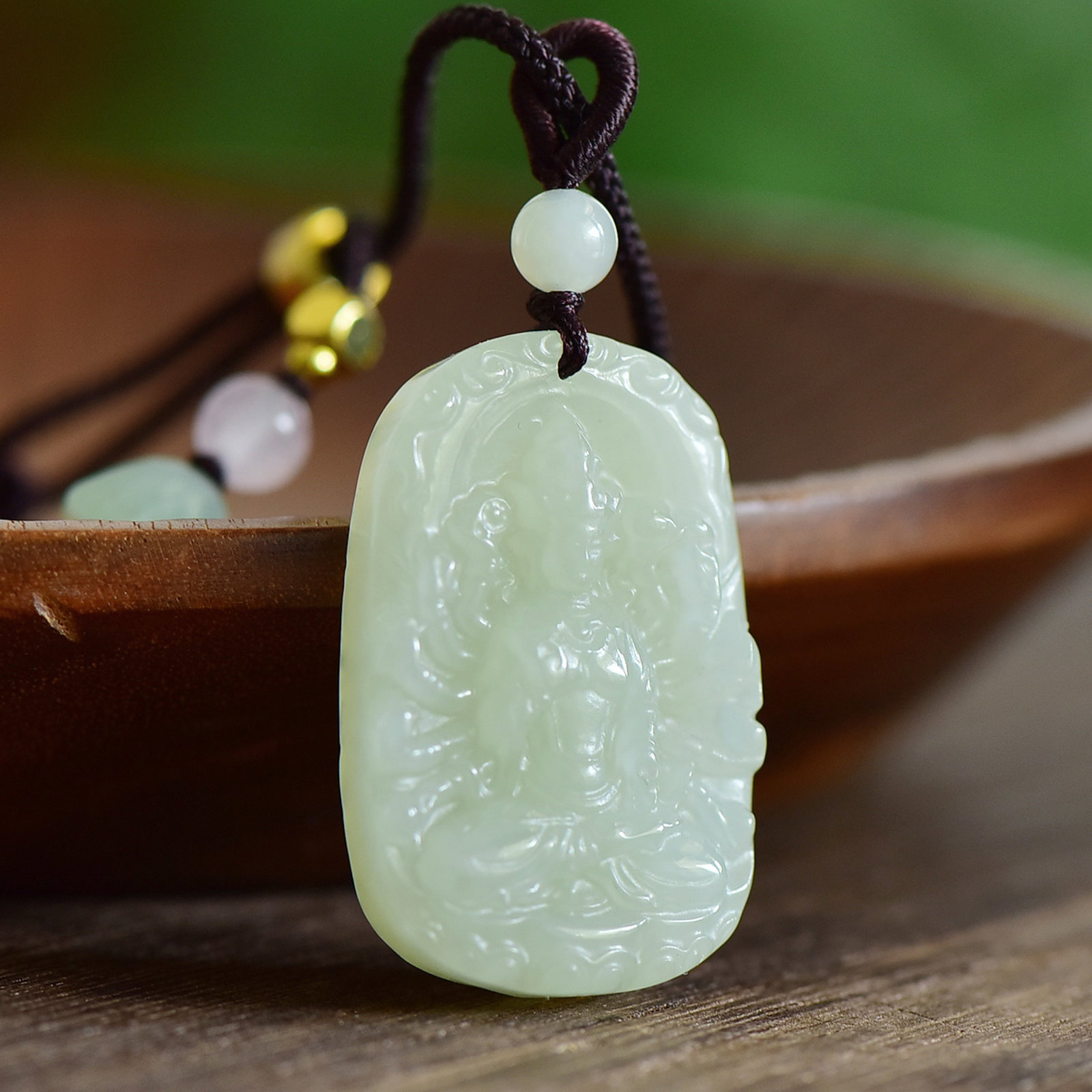 An Exquisite White Jade Auspicious Cloud and Avalokitesvara Pattern Pendant - 2