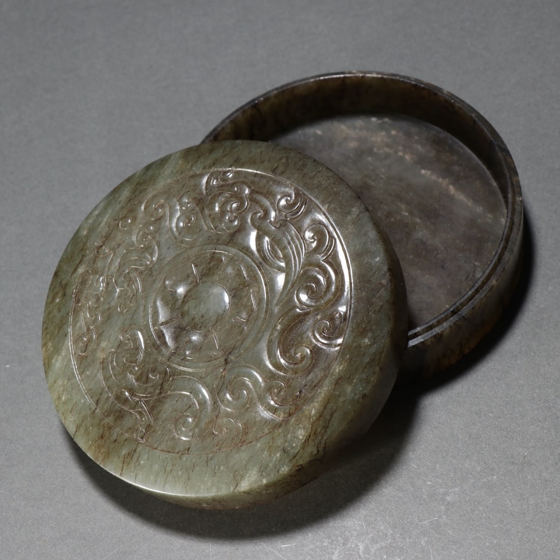 An Exquisite White Jade Chi-Dragon Pattern Cover Box - 4