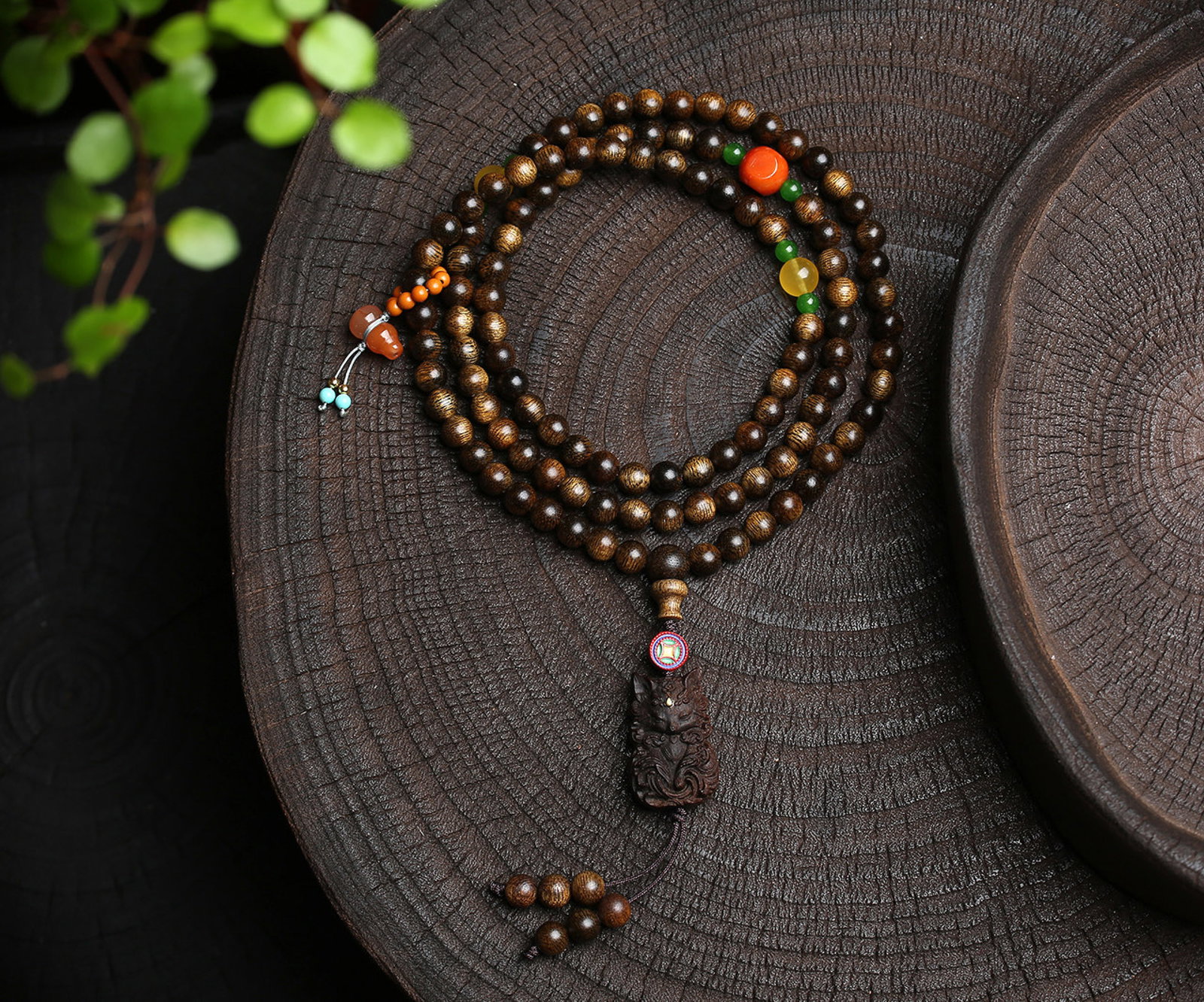 An Exquisite Eaglewood Bracelets: Estimated Value:400-800 An Exquisite Eaglewood Bracelets,Size:0.6mm,Weight:28.4g 沉香木手串