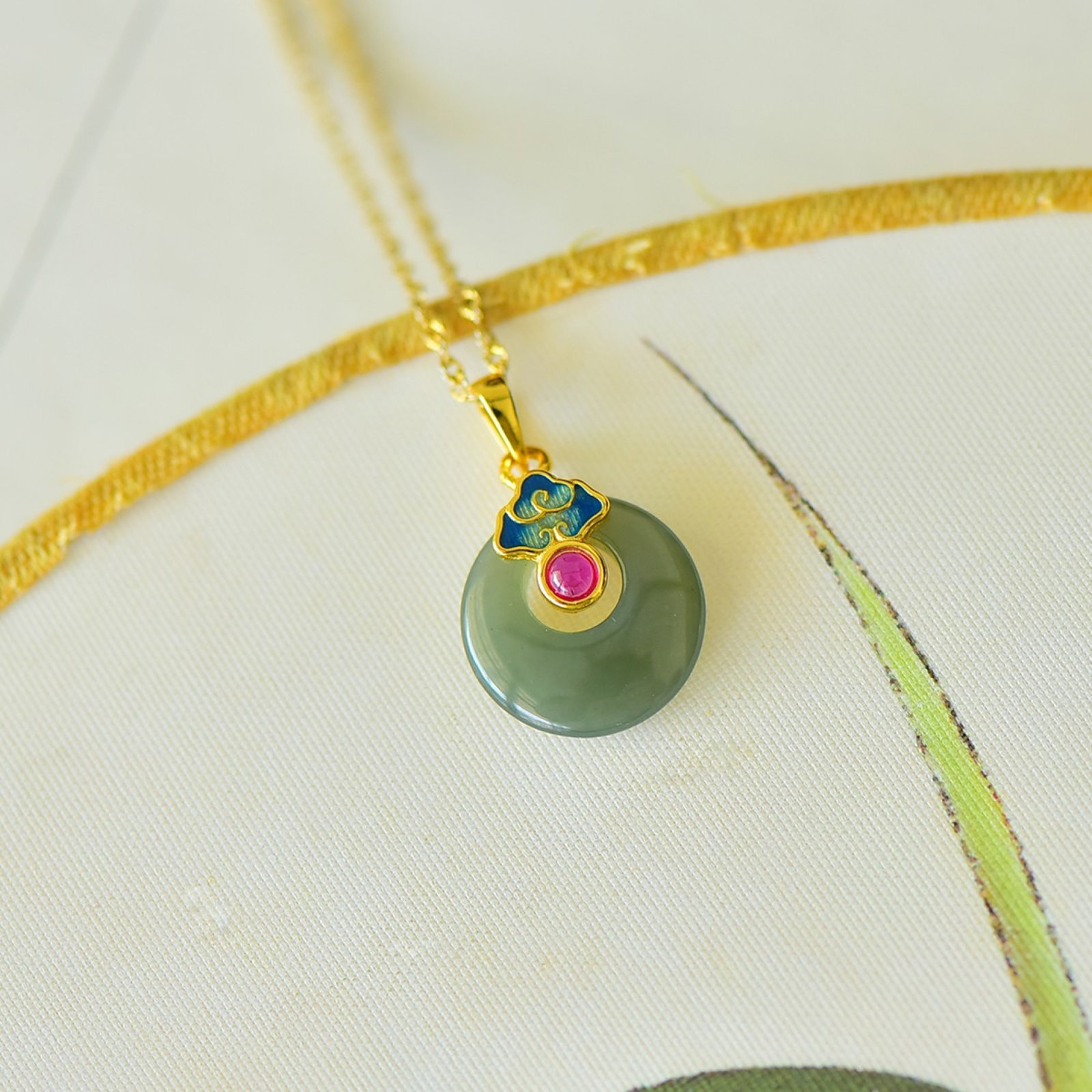 An Exquisite Sterling Silver-Gold Plated Inlaid Sapphire Pendant - 3