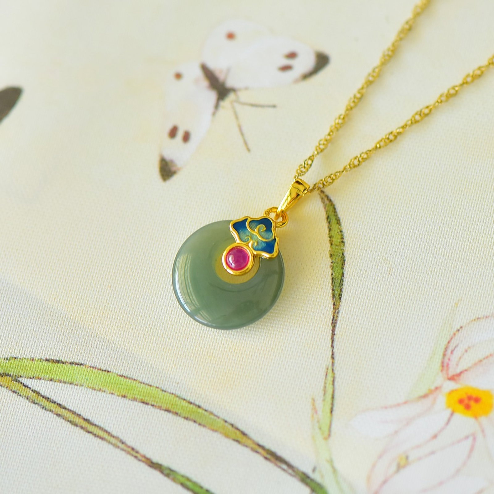 An Exquisite Sterling Silver-Gold Plated Inlaid Sapphire Pendant - 4