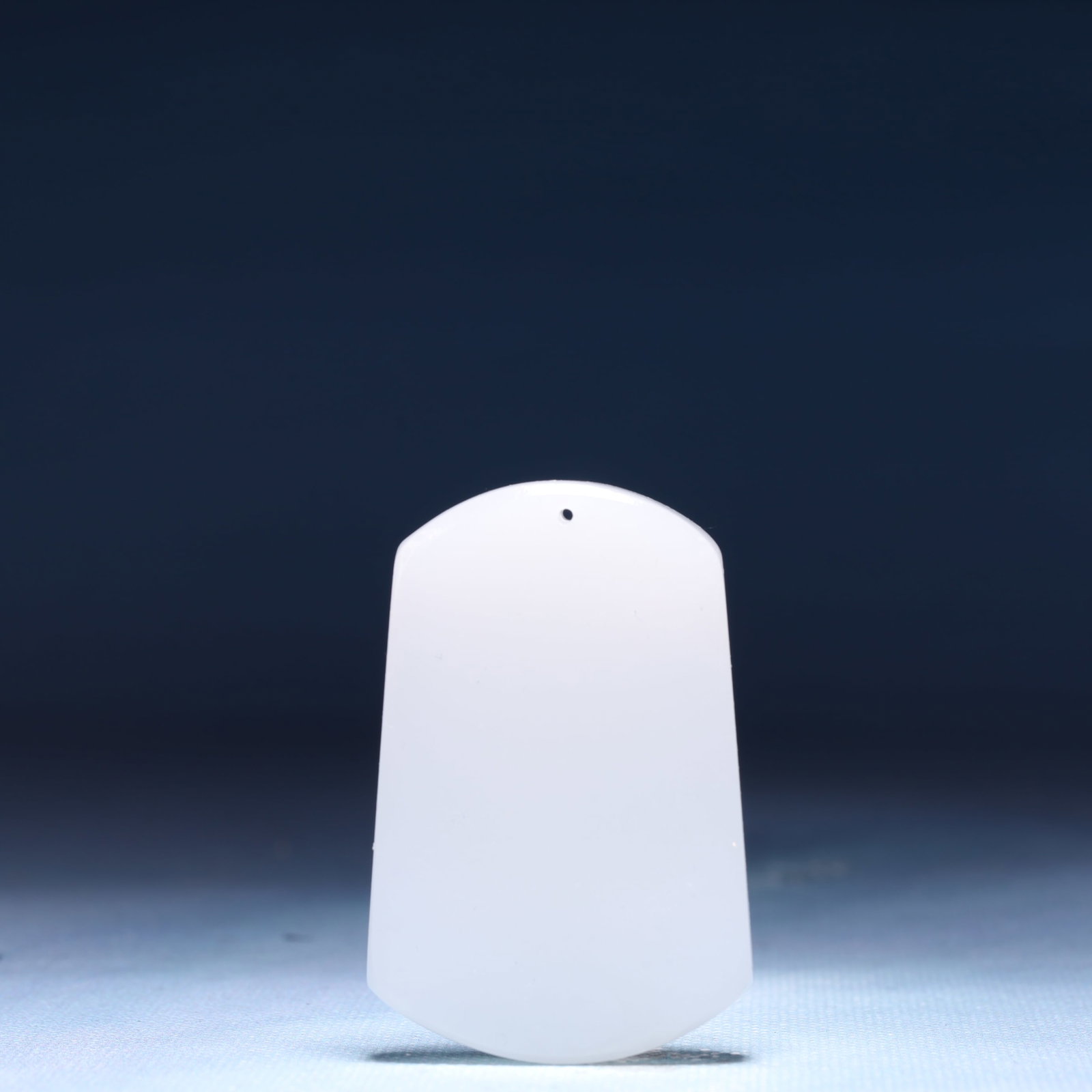 An Exquisite White Jade Statue of Avalokitesvara Pendant - 4