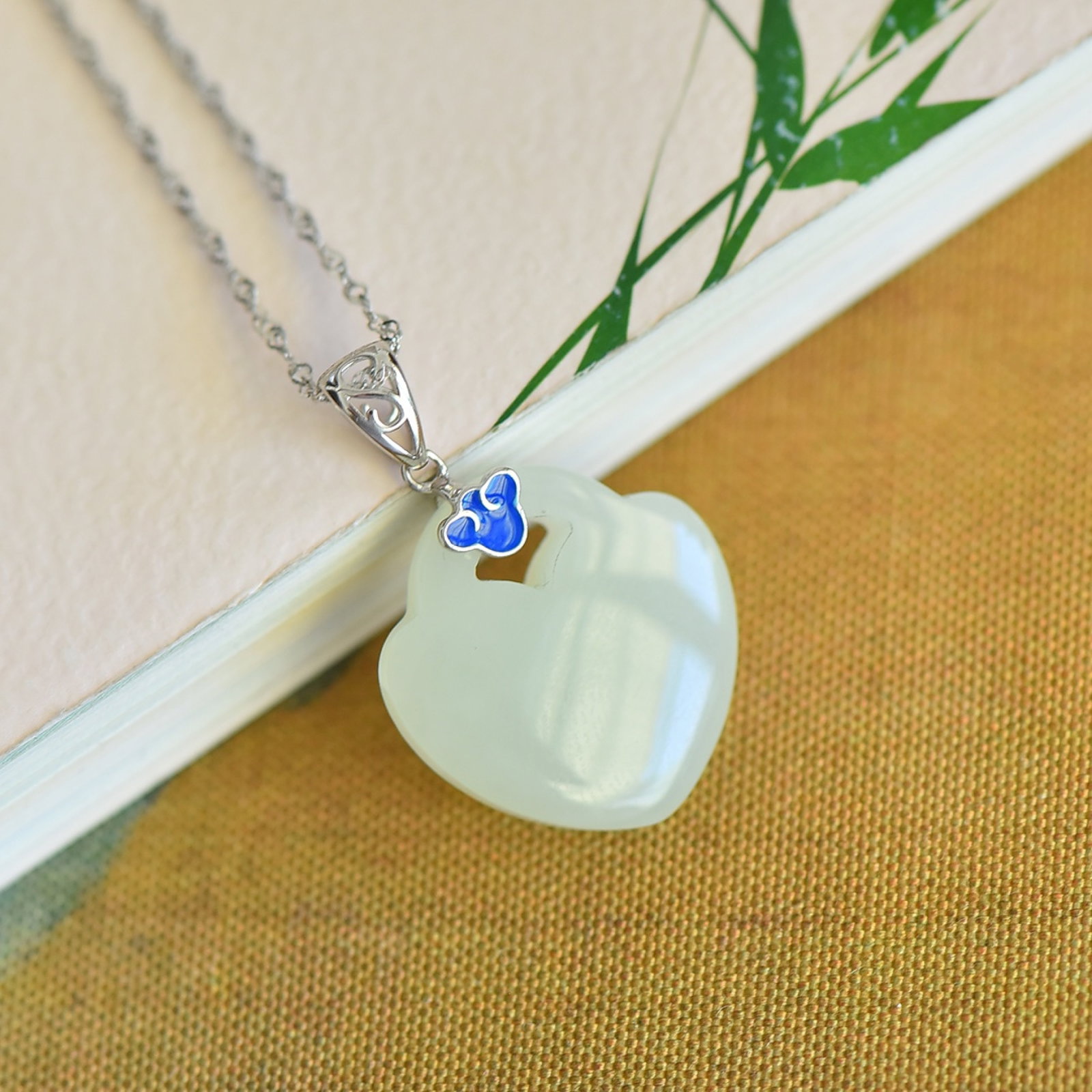 An Exquisite Sterling Silver Inlaid White Jade Pendant - 3