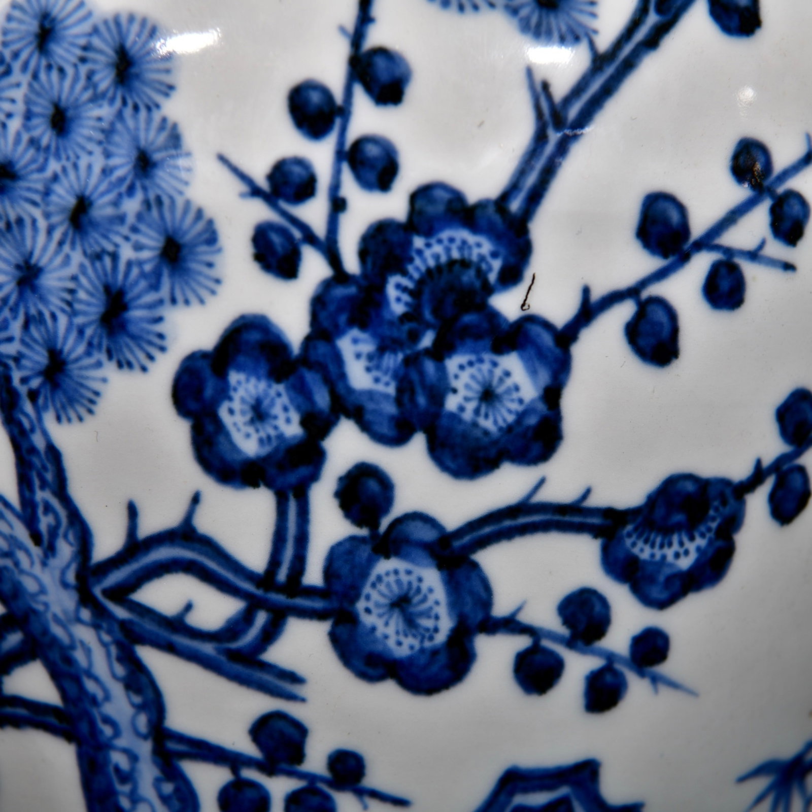 An Exquisite Blue and White Pine, Bamboo and Plum Blossom Pattern Vase - 5
