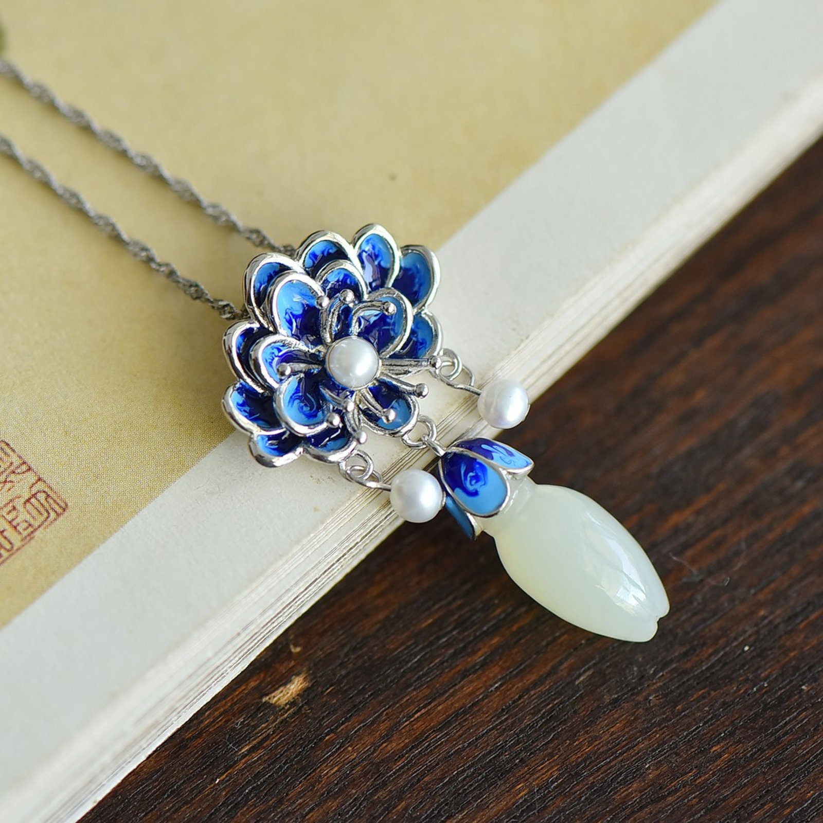 An Exquisite Sterling Silver Inlaid White Jade Pendant,Inlaid Pearls - 2