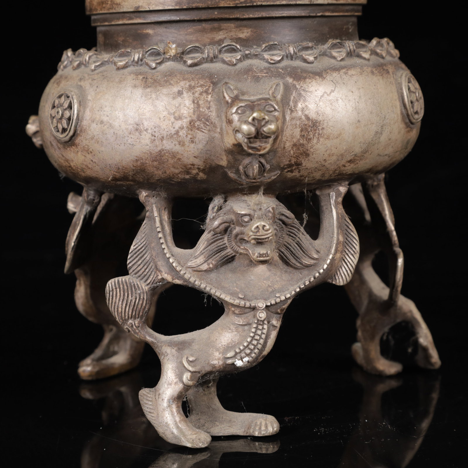 An Exquisite Silver-Plated Bronze Beast-Ears and Beast Legs Figure Censer - 10