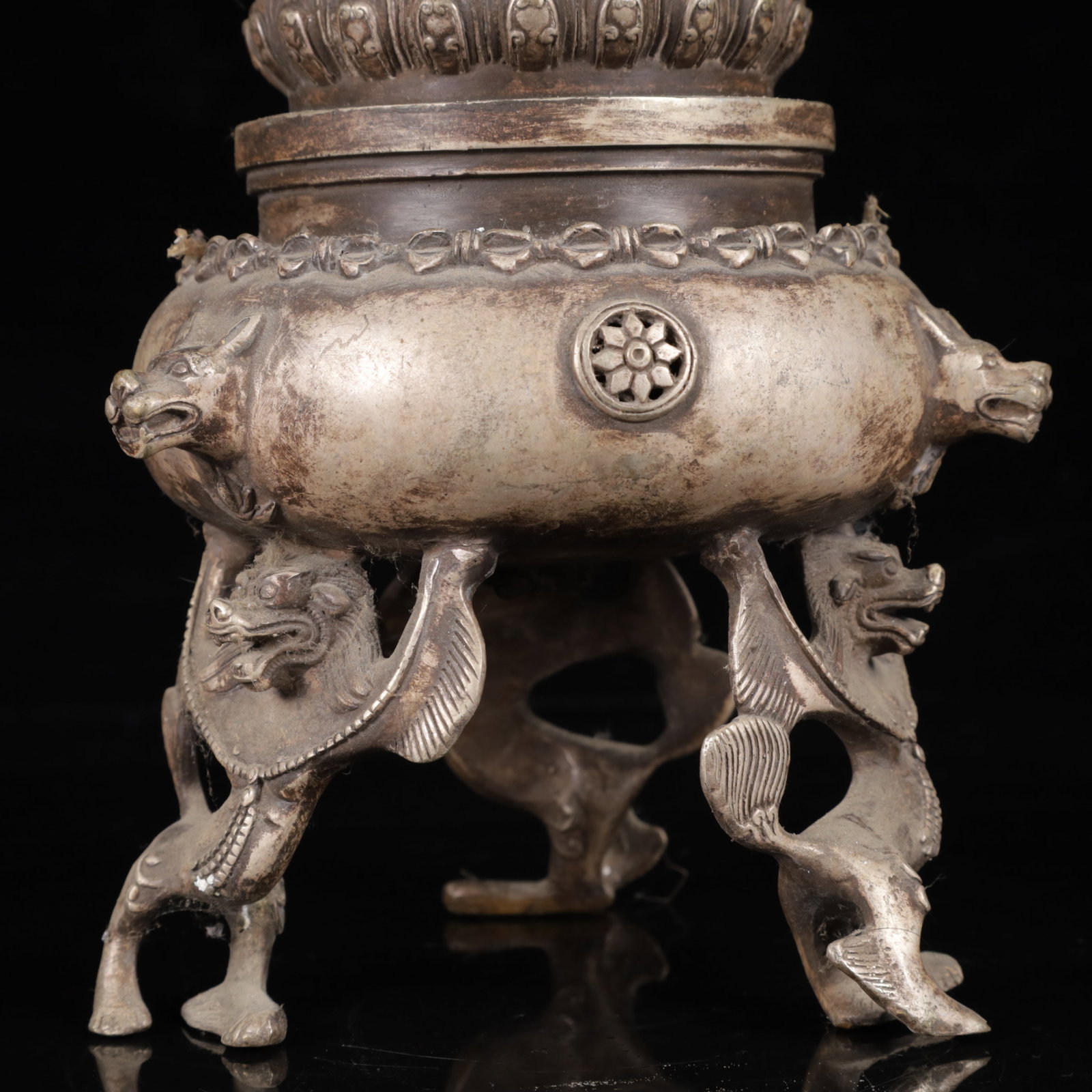 An Exquisite Silver-Plated Bronze Beast-Ears and Beast Legs Figure Censer - 4
