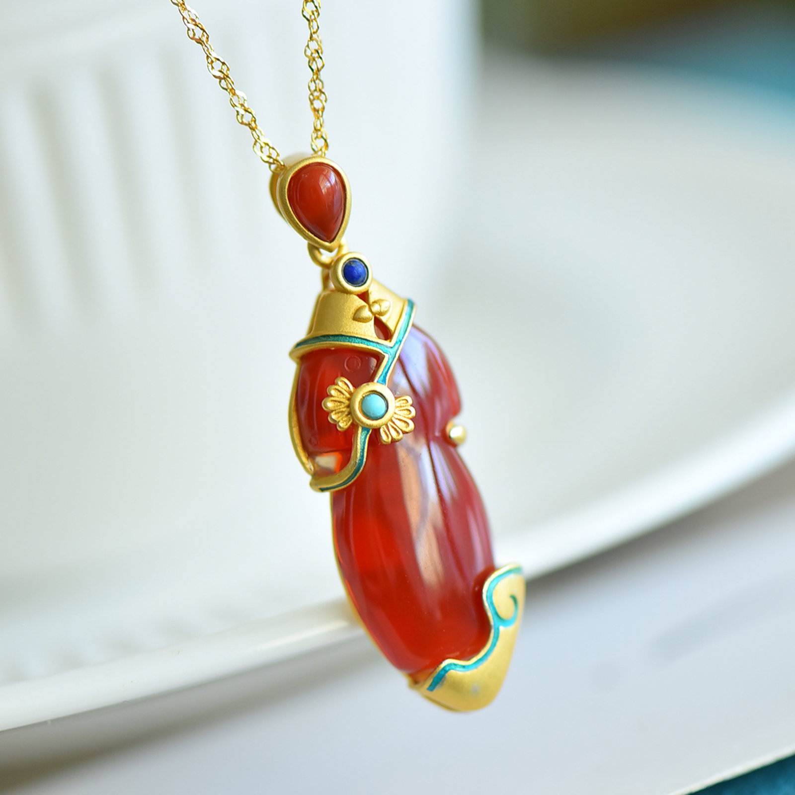 An Exquisite Sterling Silver-Gold Plated Inlaid Agate Pendant - 3