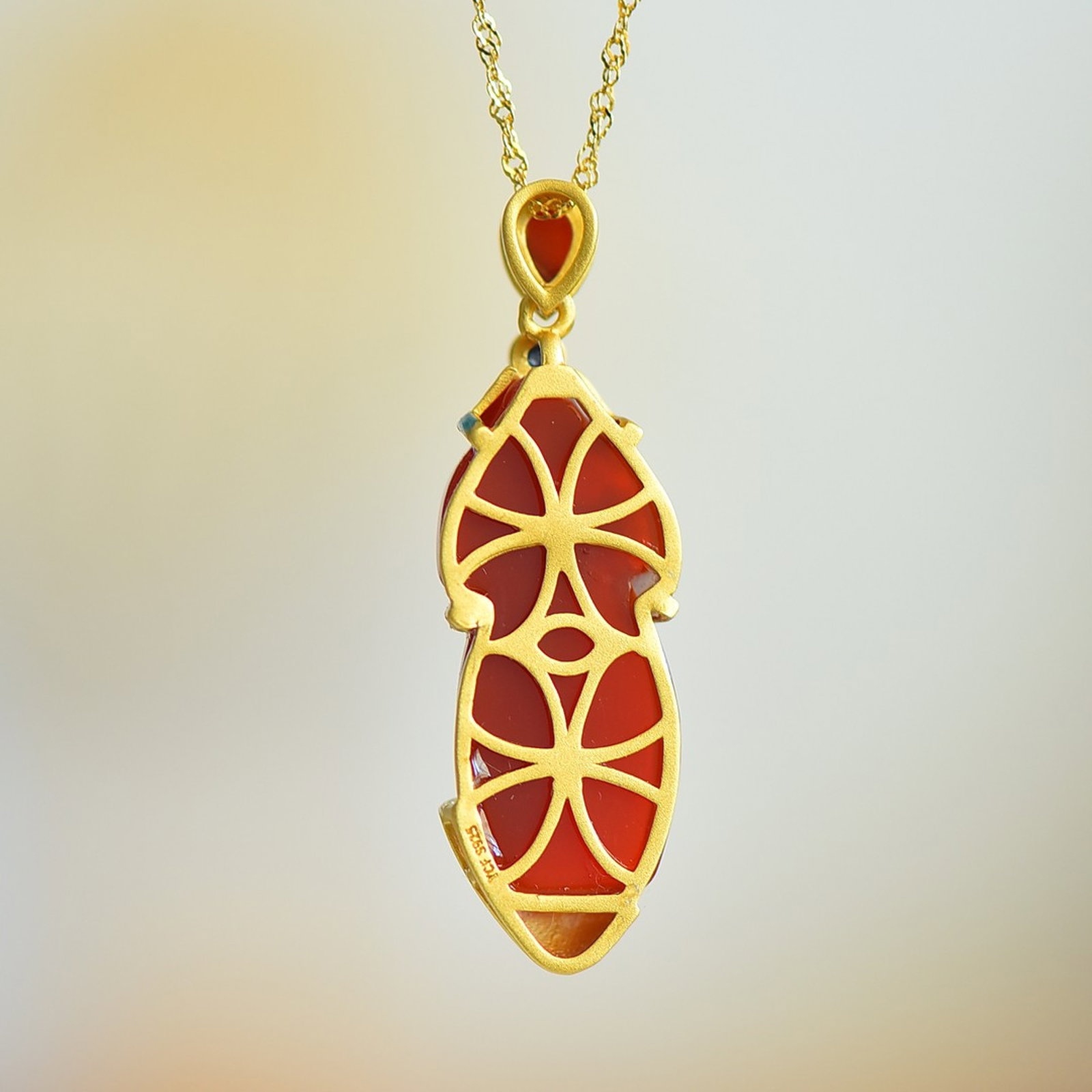 An Exquisite Sterling Silver-Gold Plated Inlaid Agate Pendant - 5