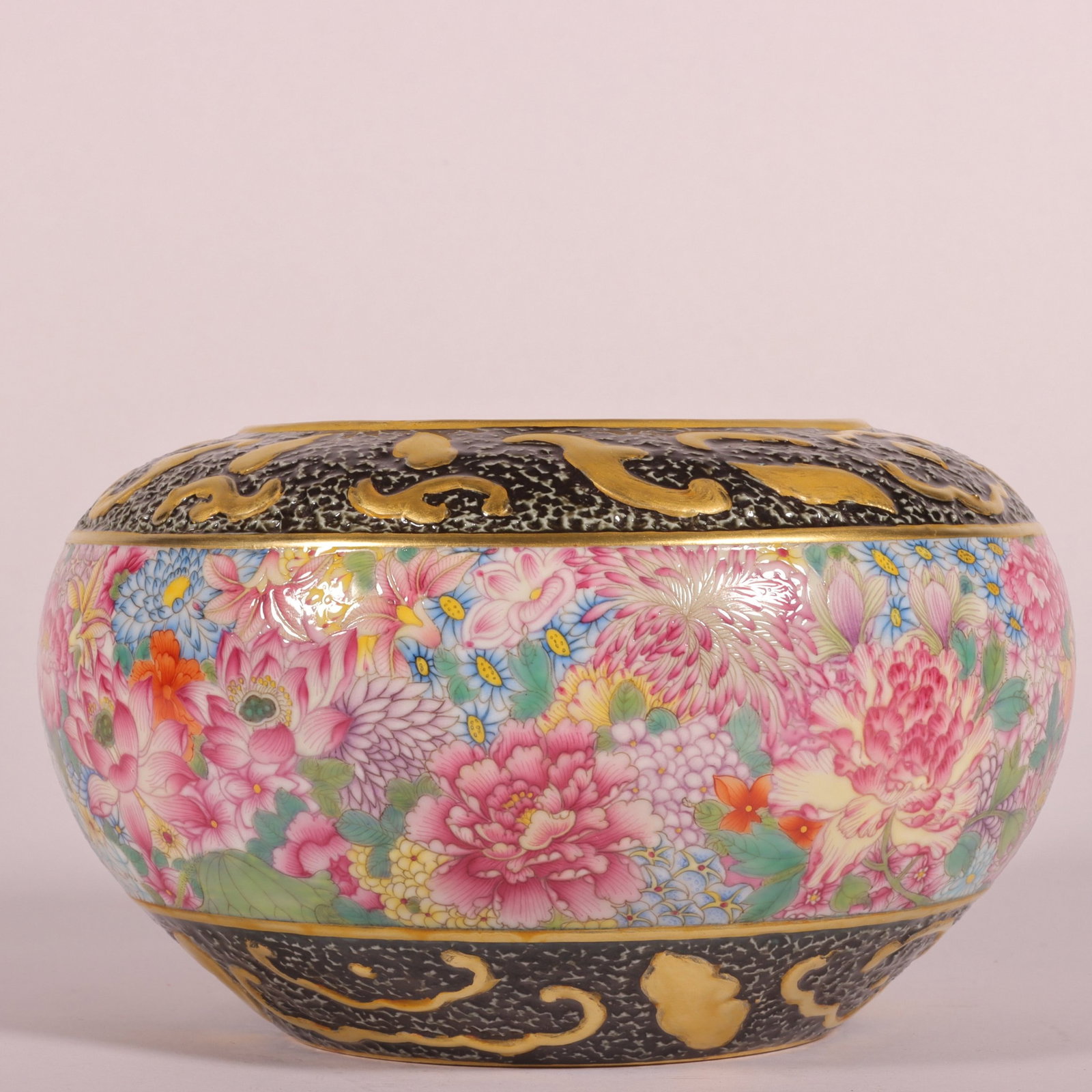 An Exquisite Famille-Rose Painted Gold Flower Pattern Water Pot - 4