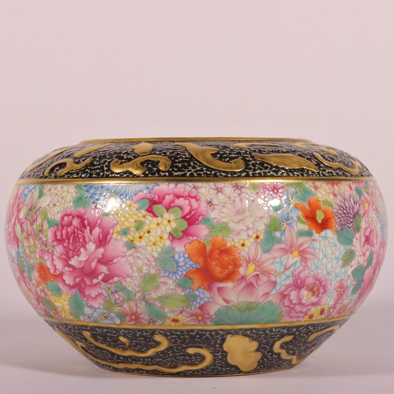 An Exquisite Famille-Rose Painted Gold Flower Pattern Water Pot - 6