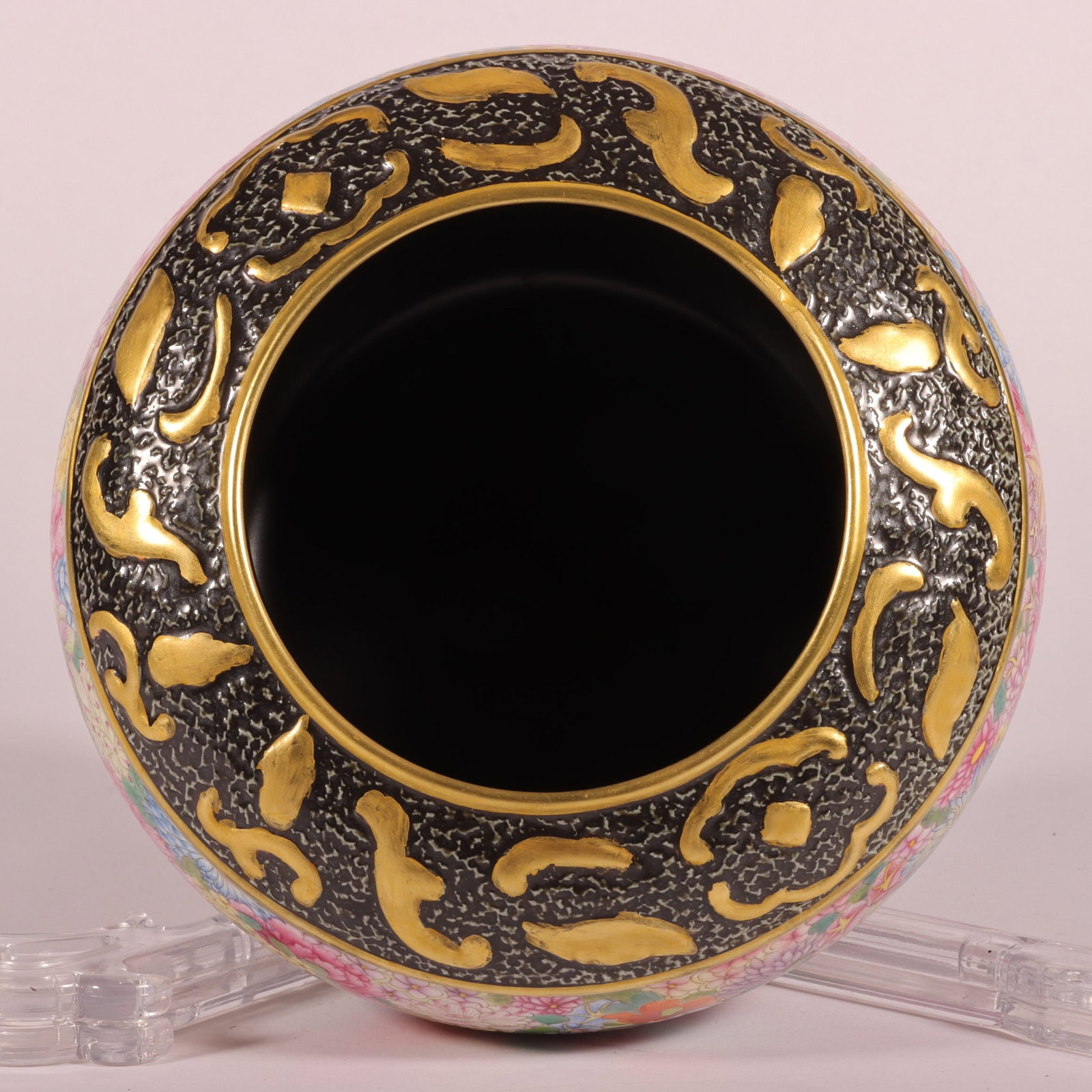 An Exquisite Famille-Rose Painted Gold Flower Pattern Water Pot - 7